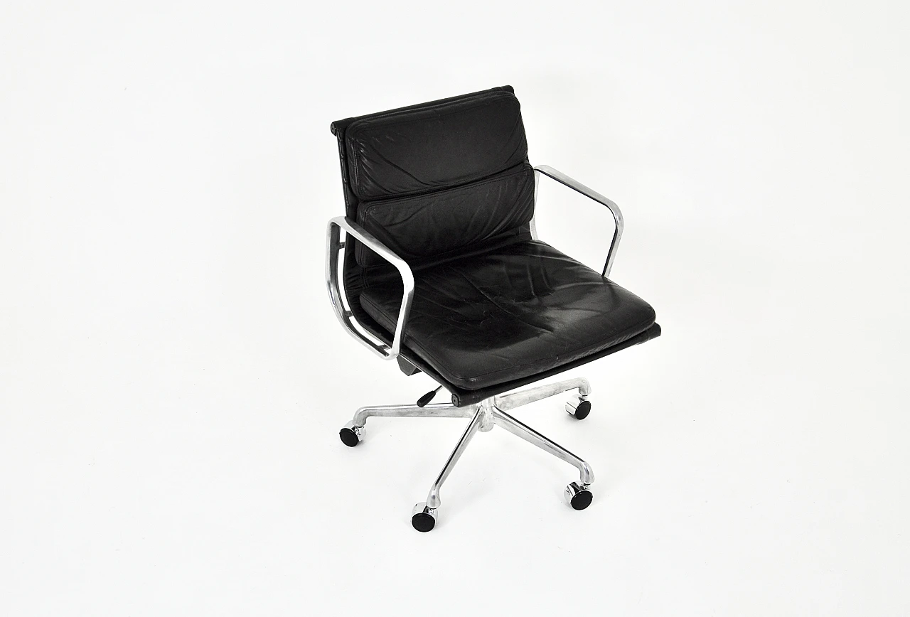 Black leather swivel chair by C. & R. Eames for Herman Miller, 1970s 2