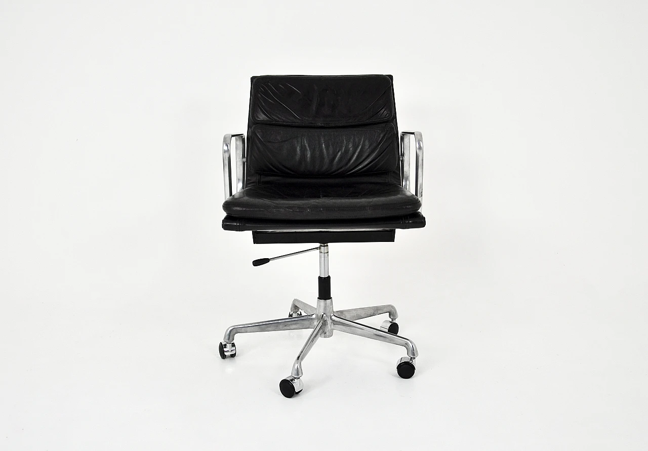 Black leather swivel chair by C. & R. Eames for Herman Miller, 1970s 4