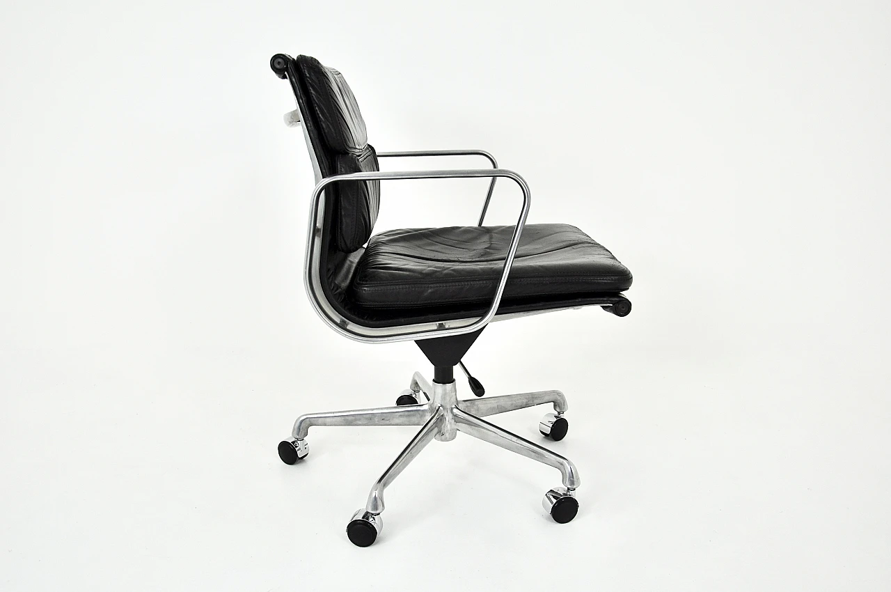 Black leather swivel chair by C. & R. Eames for Herman Miller, 1970s 5