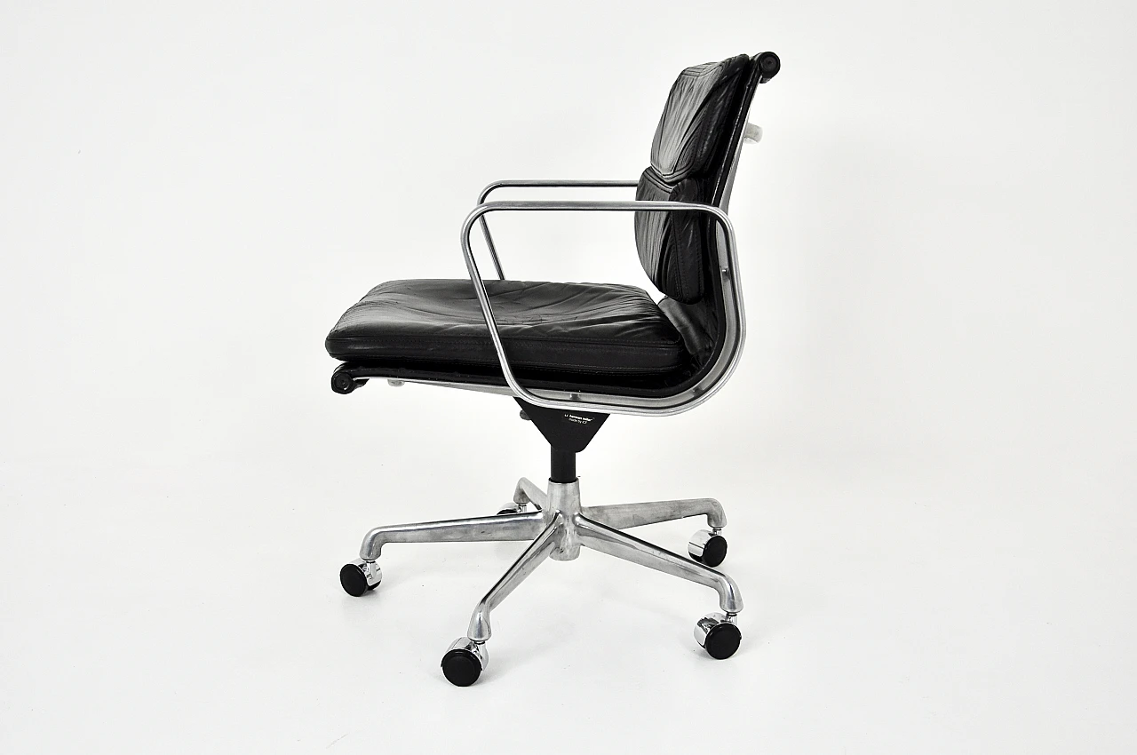 Black leather swivel chair by C. & R. Eames for Herman Miller, 1970s 7