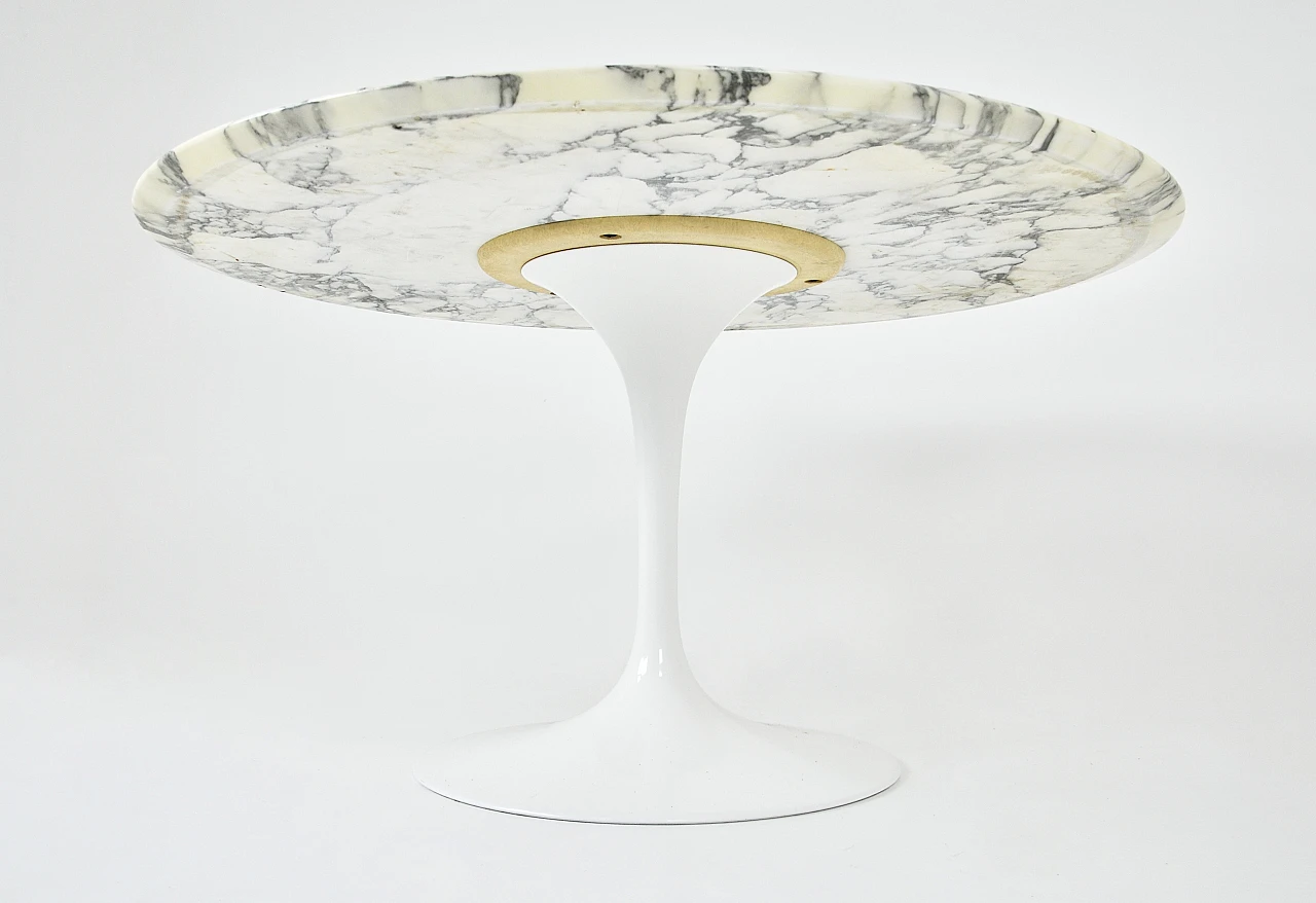 Table in aluminium with marble top by E. Saarinen for Knoll, 1960s 4