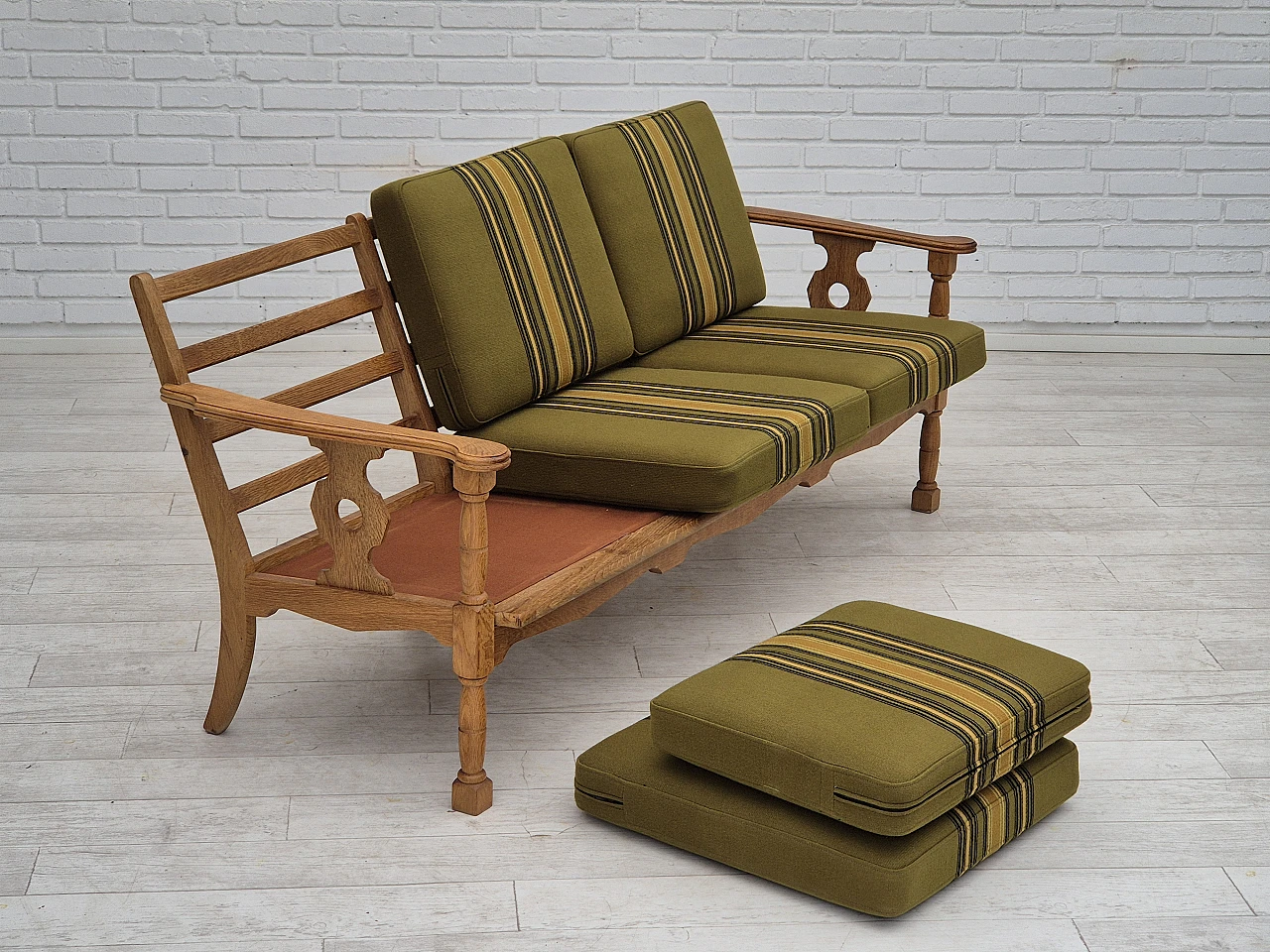 Danish three-seater green wool fabric and oak sofa, 1970s 4