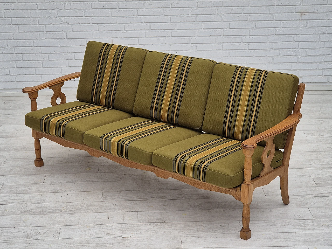 Danish three-seater green wool fabric and oak sofa, 1970s 17