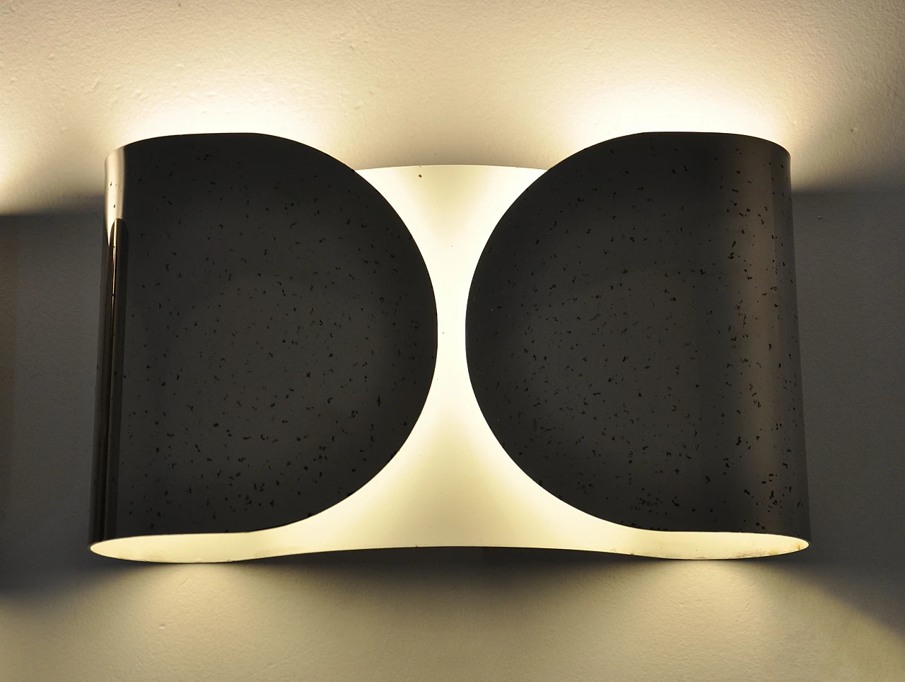 Pair of Foglio wall lights by T. and A. Scarpa for Flos, 1960s 8