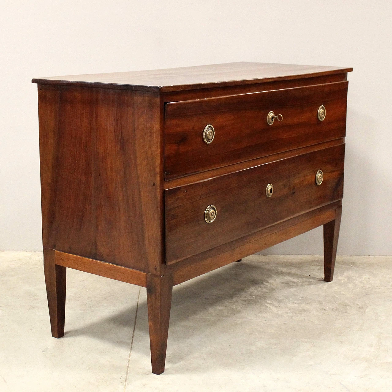 Directoire walnut dresser with two drawers, 18th century 5