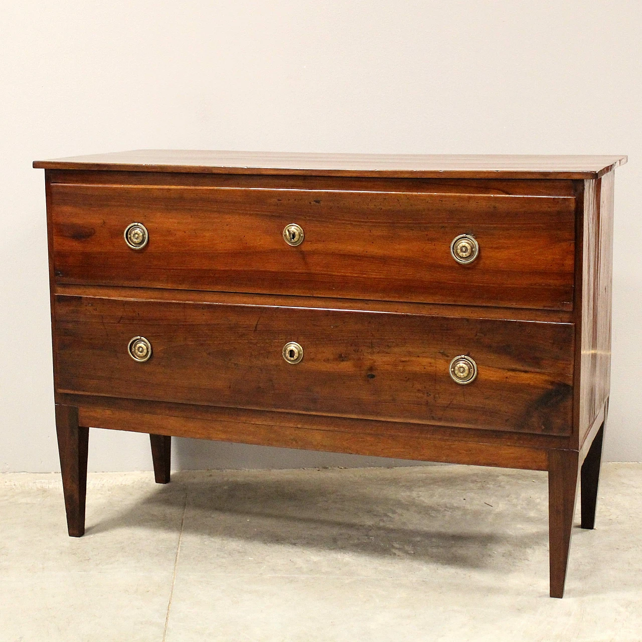 Directoire walnut dresser with two drawers, 18th century 6