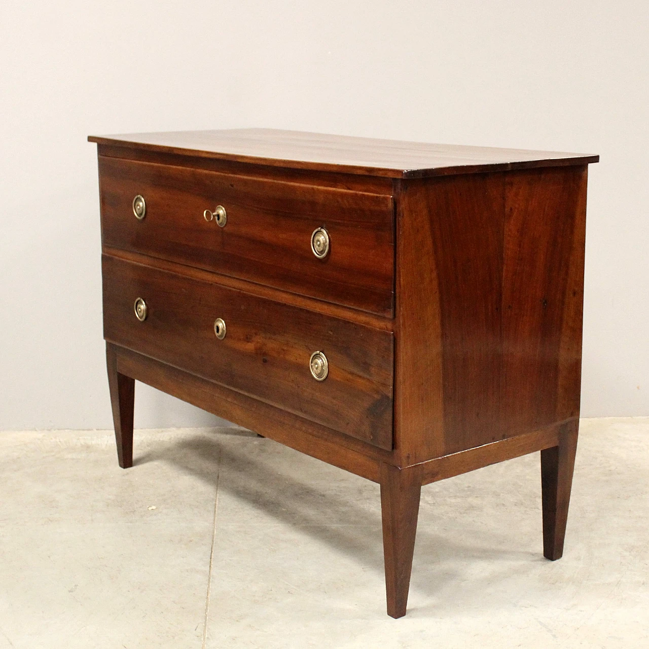 Directoire walnut dresser with two drawers, 18th century 7