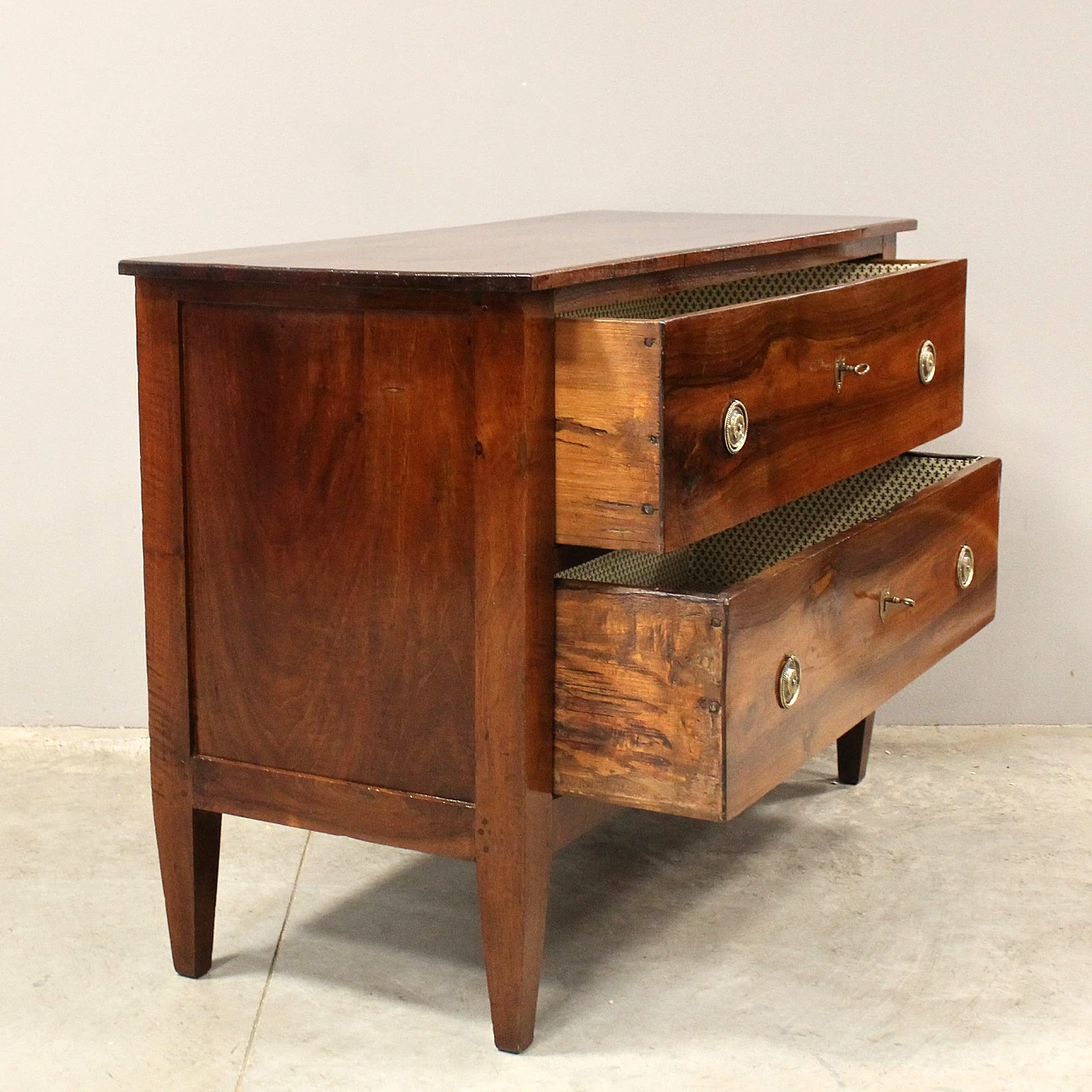 Directoire chest of drawers in solid walnut, 18th century 2