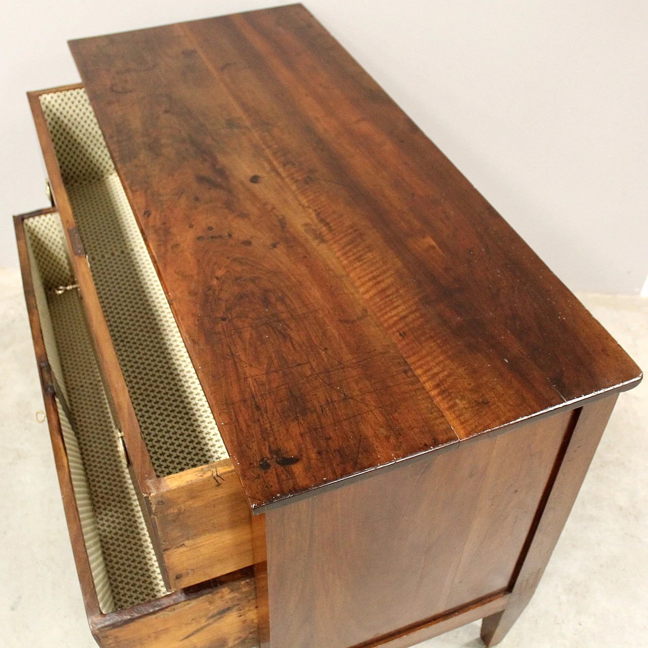 Directoire chest of drawers in solid walnut, 18th century 4