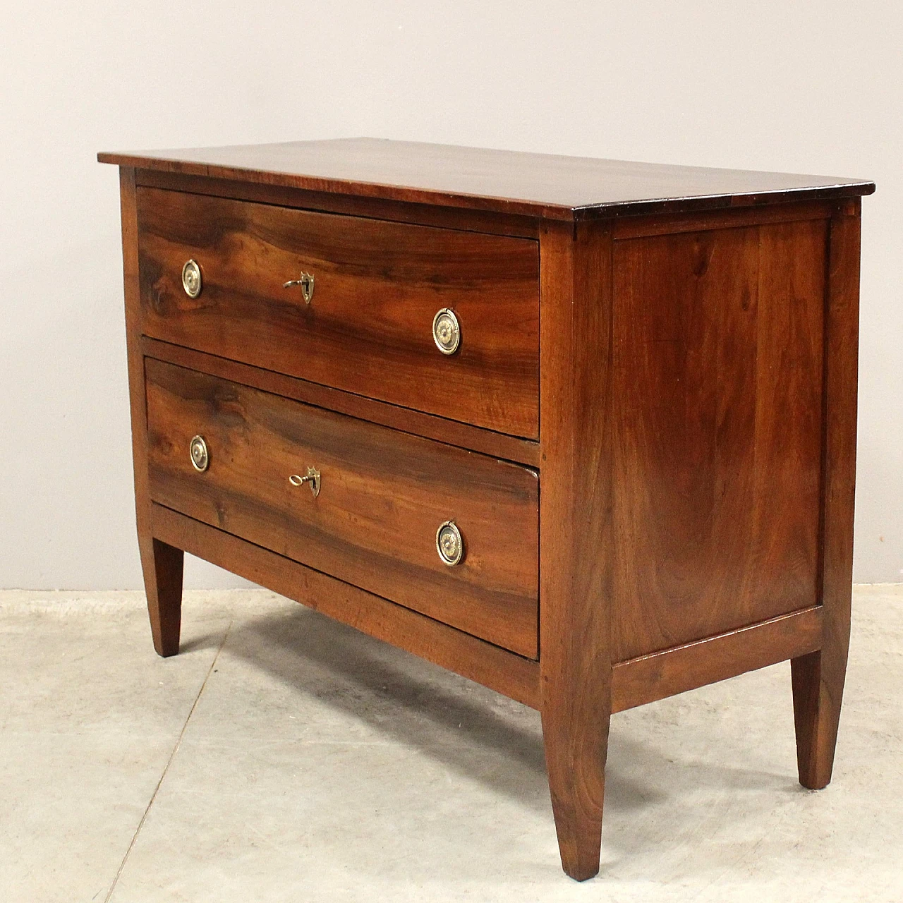 Directoire chest of drawers in solid walnut, 18th century 6