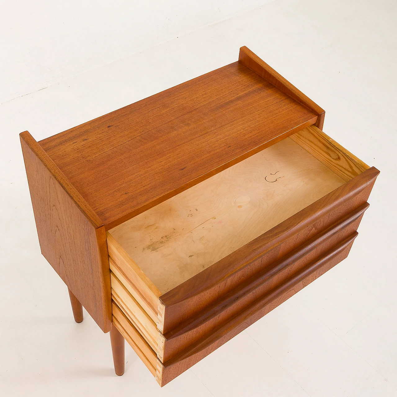 Small danish dresser in teak with three drawers, 1960s 11