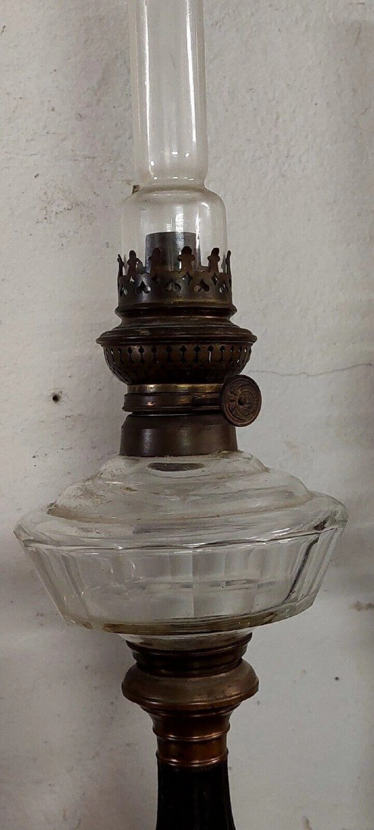 Pair of Empire oil lamps in metal and glass, 19th century 3