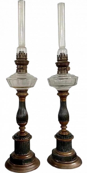 Pair of Empire oil lamps in metal and glass, 19th century