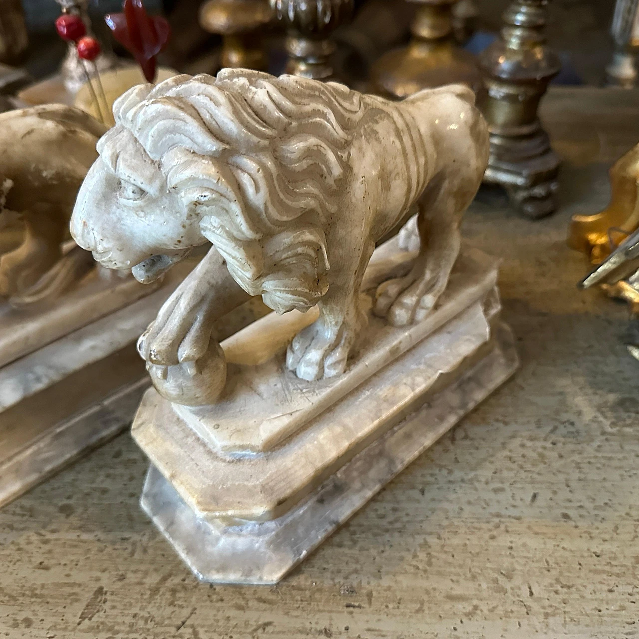 Pair of Roman-style alabaster lion sculptures, 1870 3