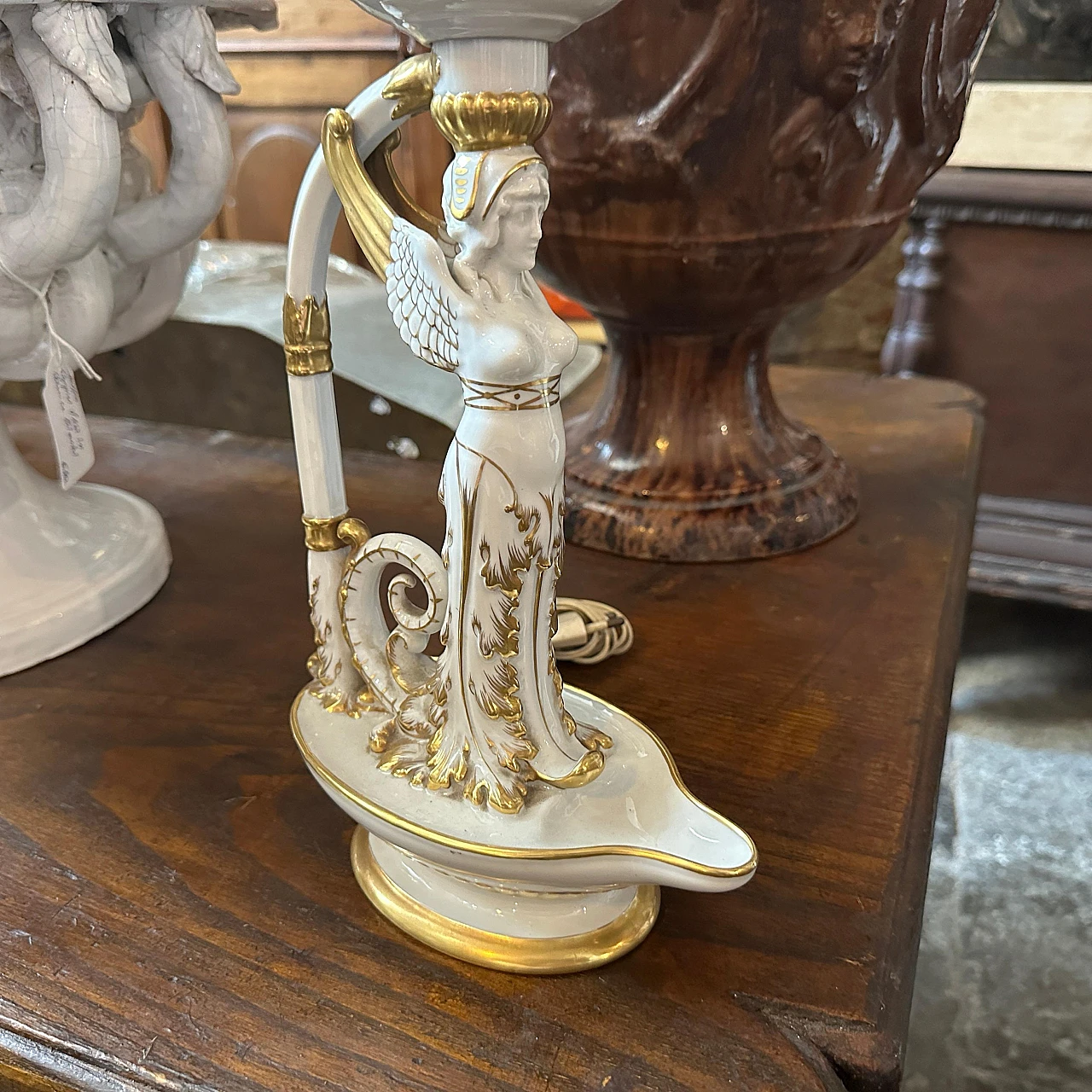 Neoclassical table lamp in Capodimonte porcelain, early 20th century 5