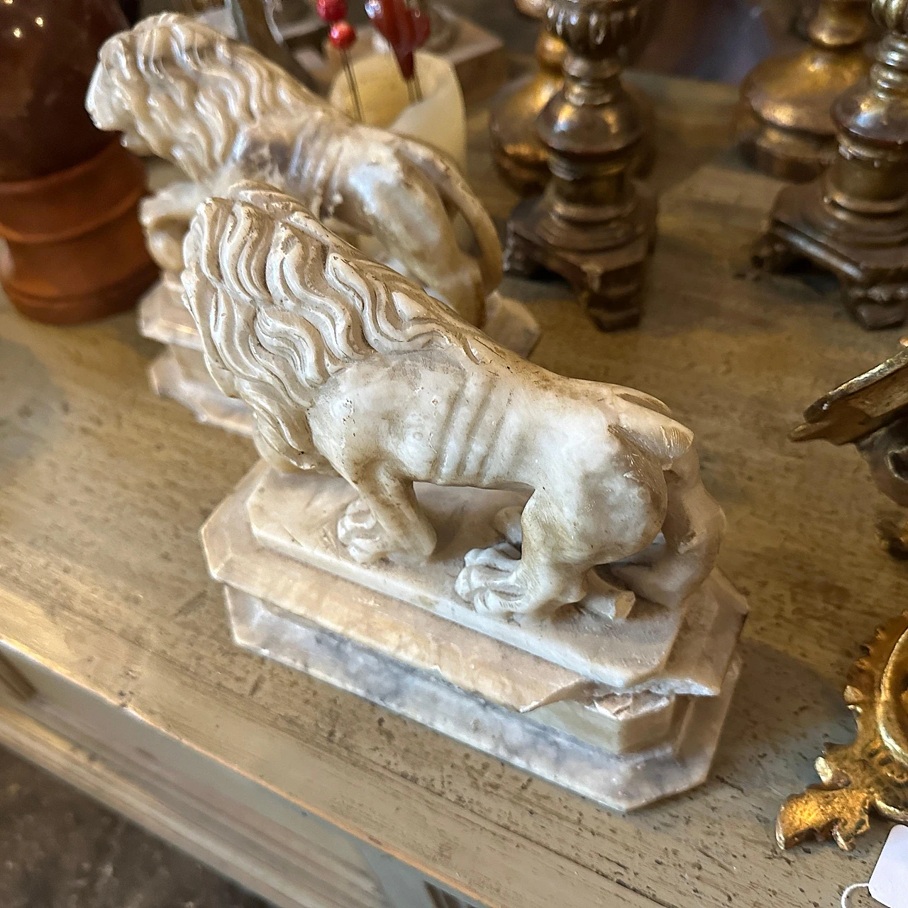 Pair of Roman-style alabaster lion sculptures, 1870 7