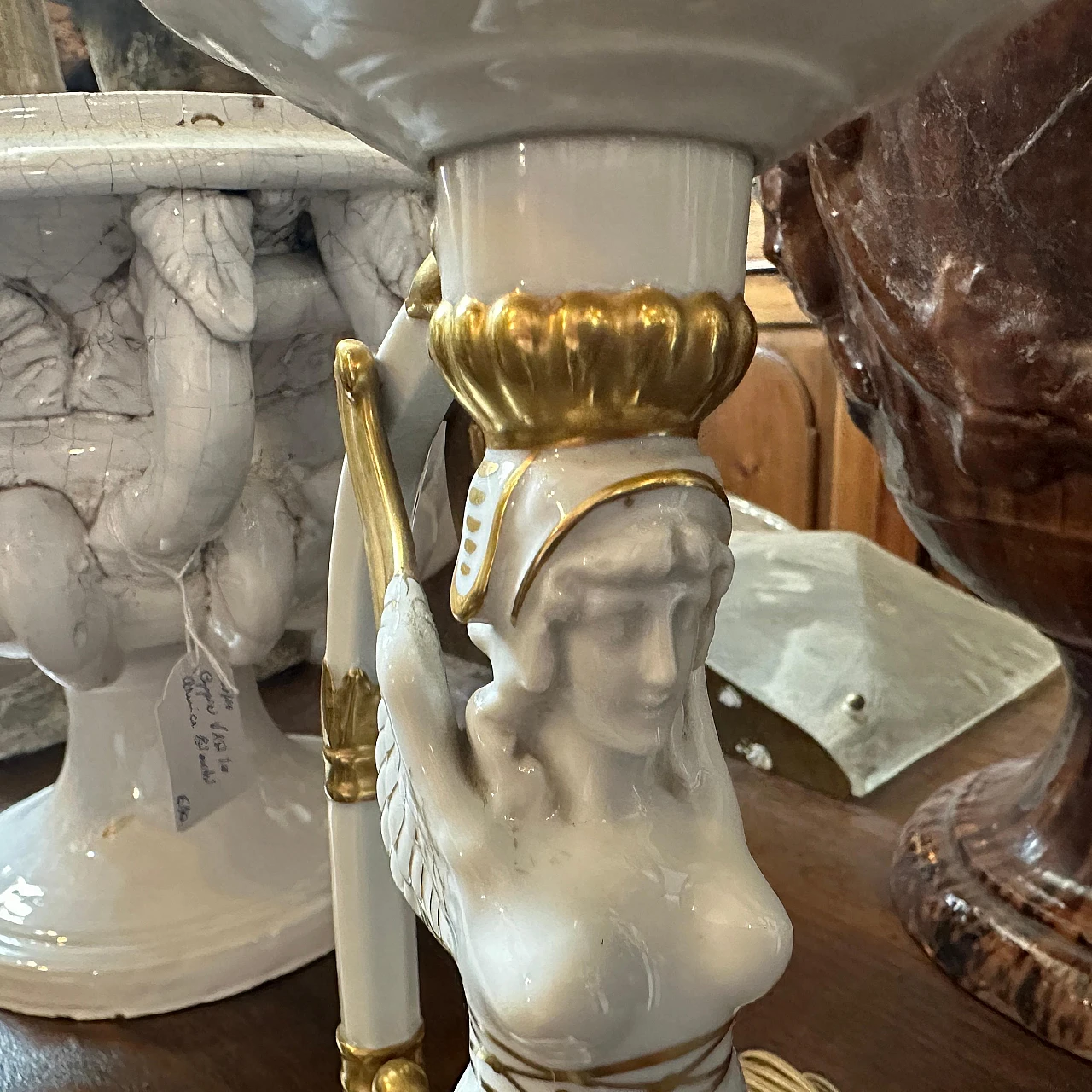 Neoclassical table lamp in Capodimonte porcelain, early 20th century 9