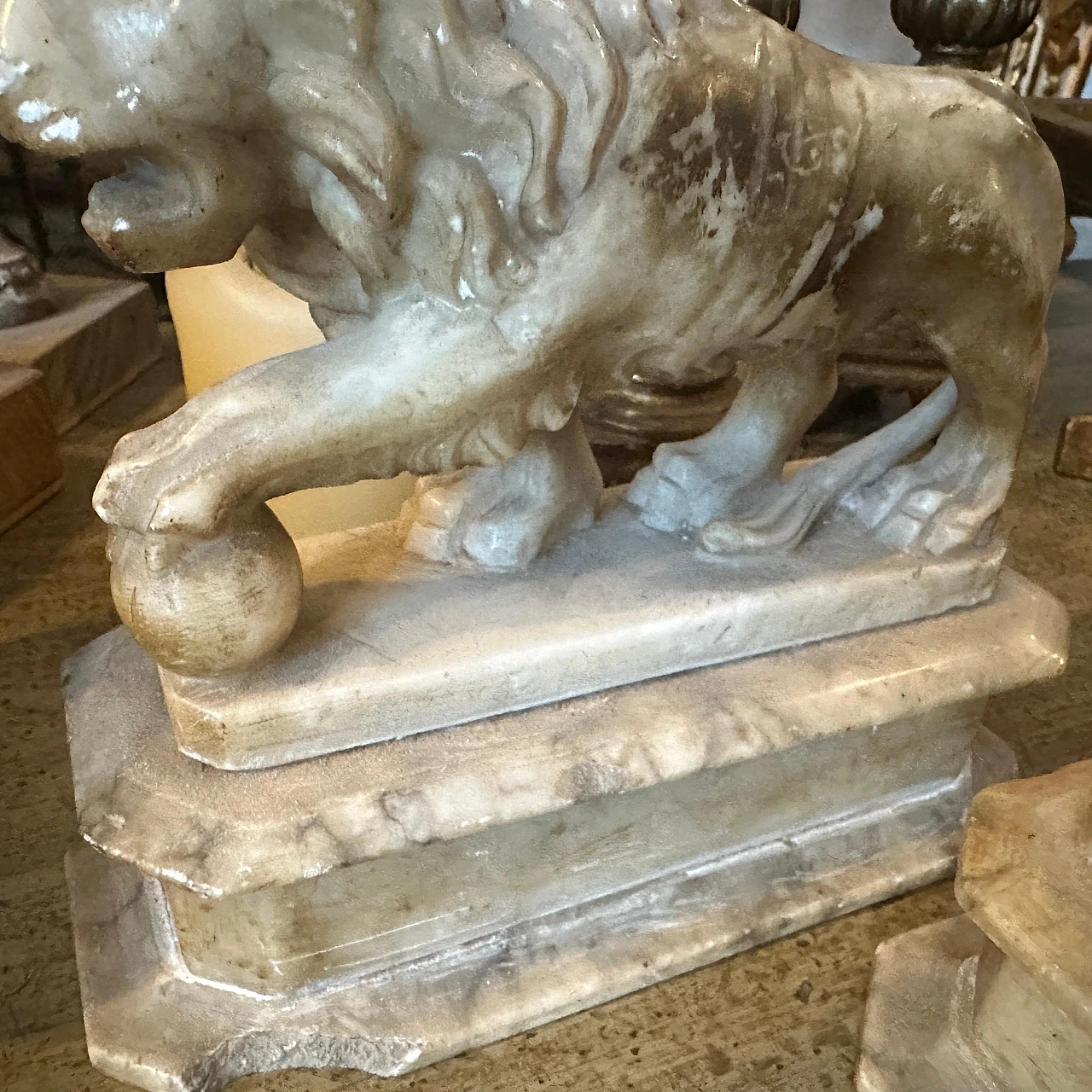 Pair of Roman-style alabaster lion sculptures, 1870 12