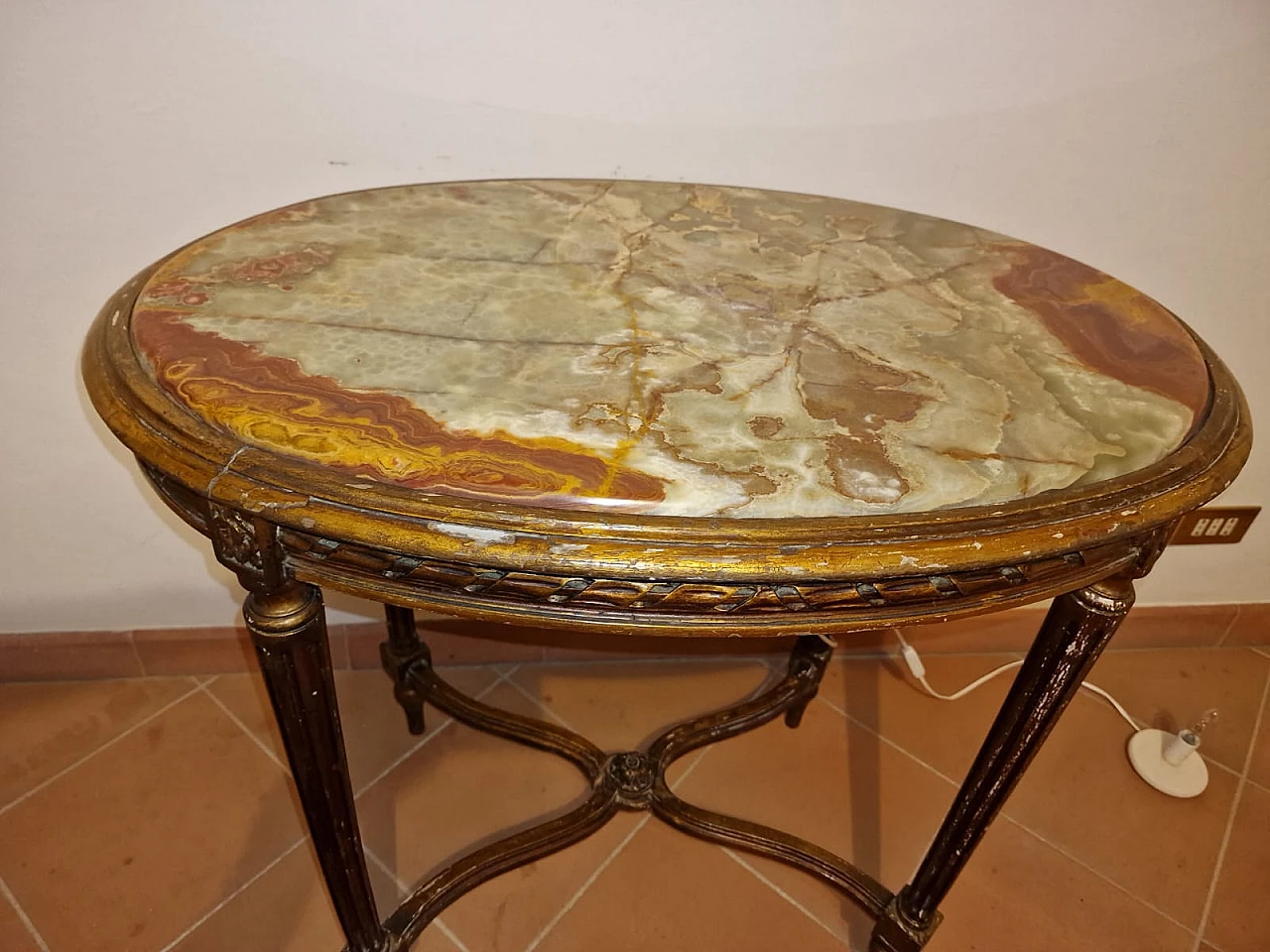 Gilt coffee table with onyx top, early 20th century 8