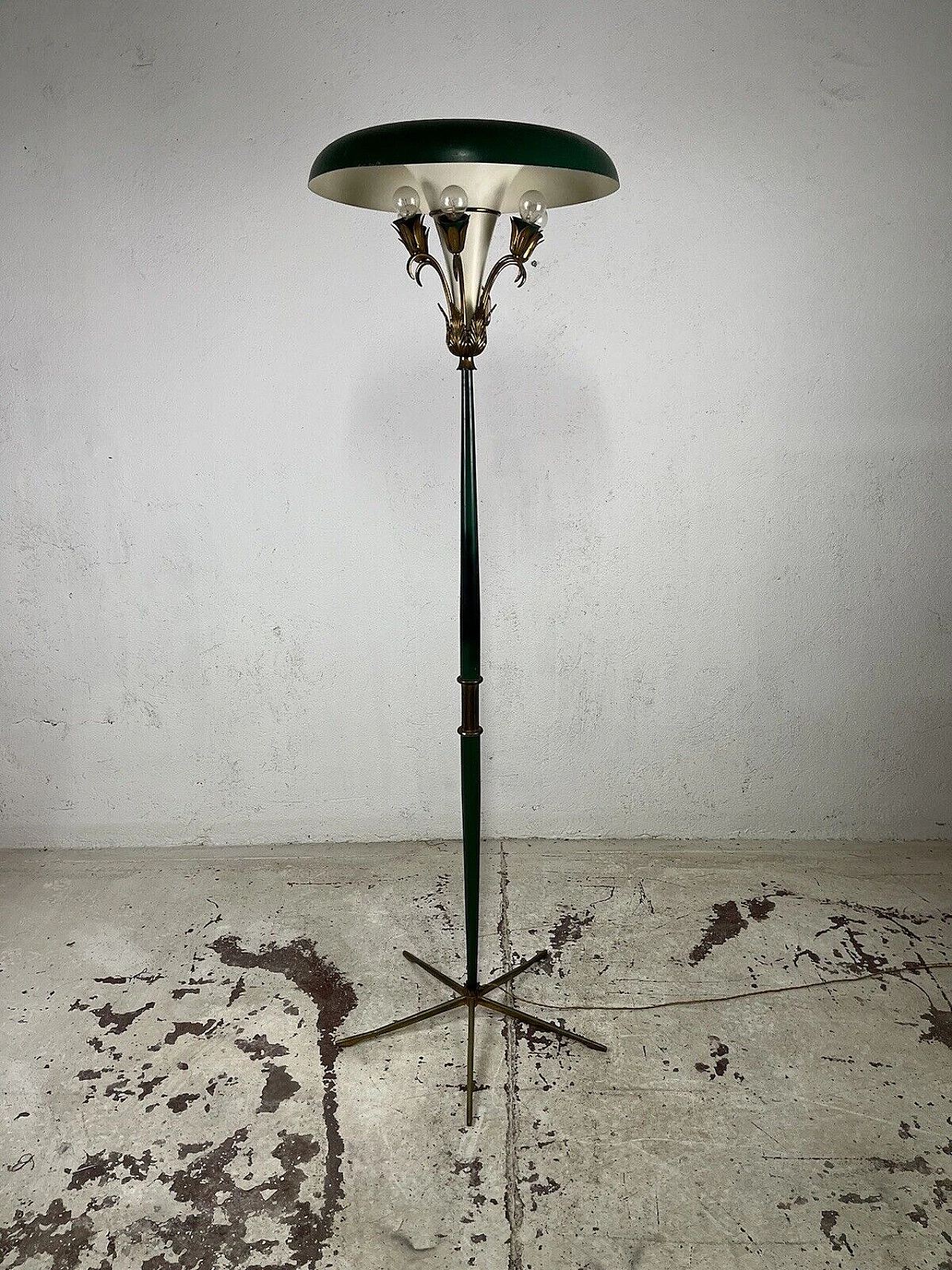 Green metal and brass floor lamp, 1950s 1