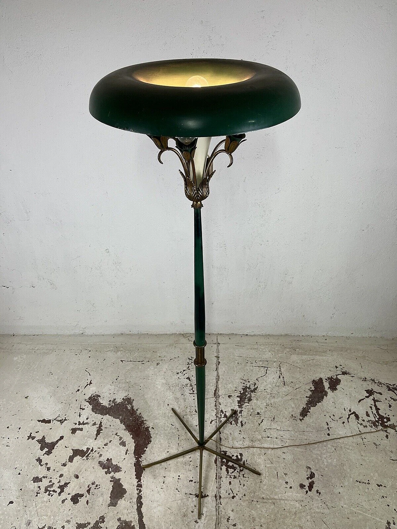 Green metal and brass floor lamp, 1950s 8