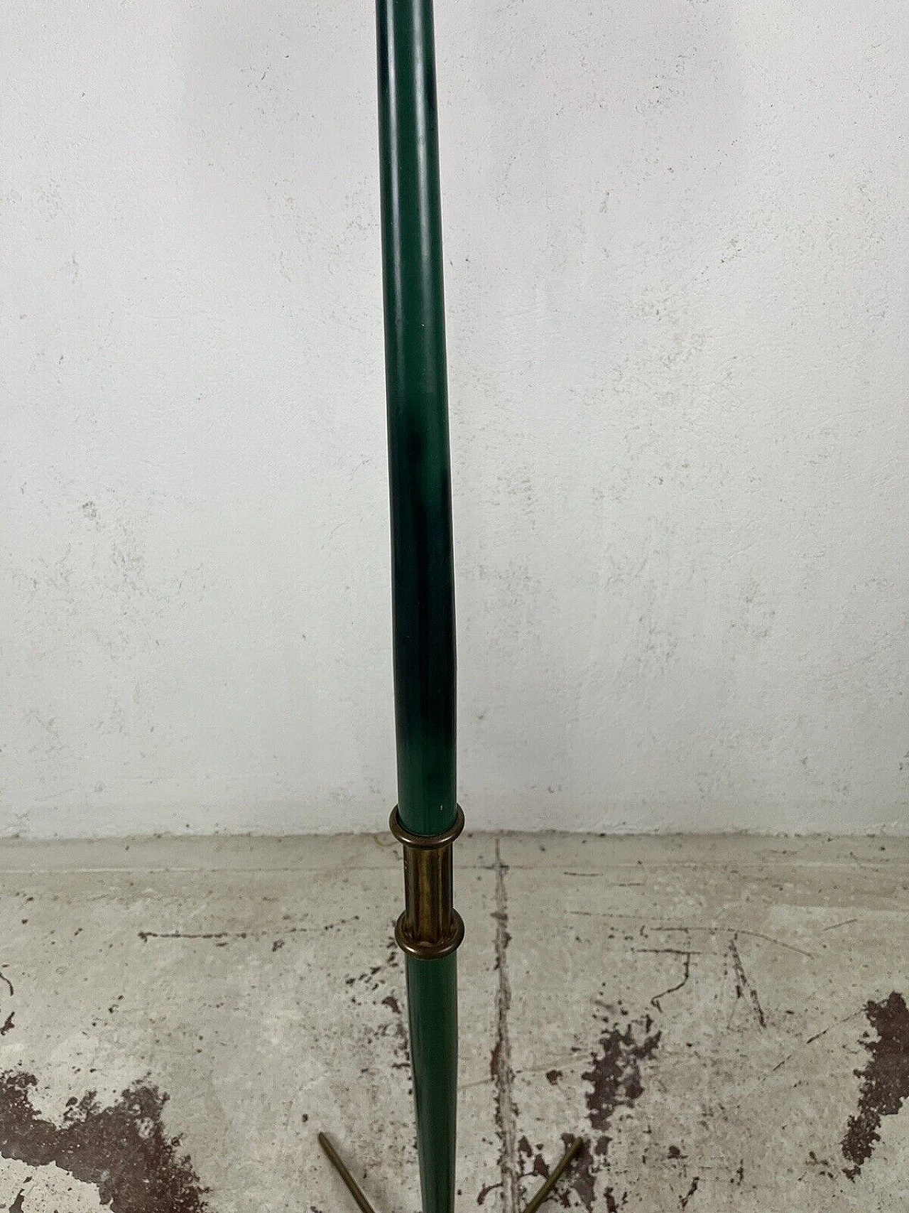 Green metal and brass floor lamp, 1950s 14