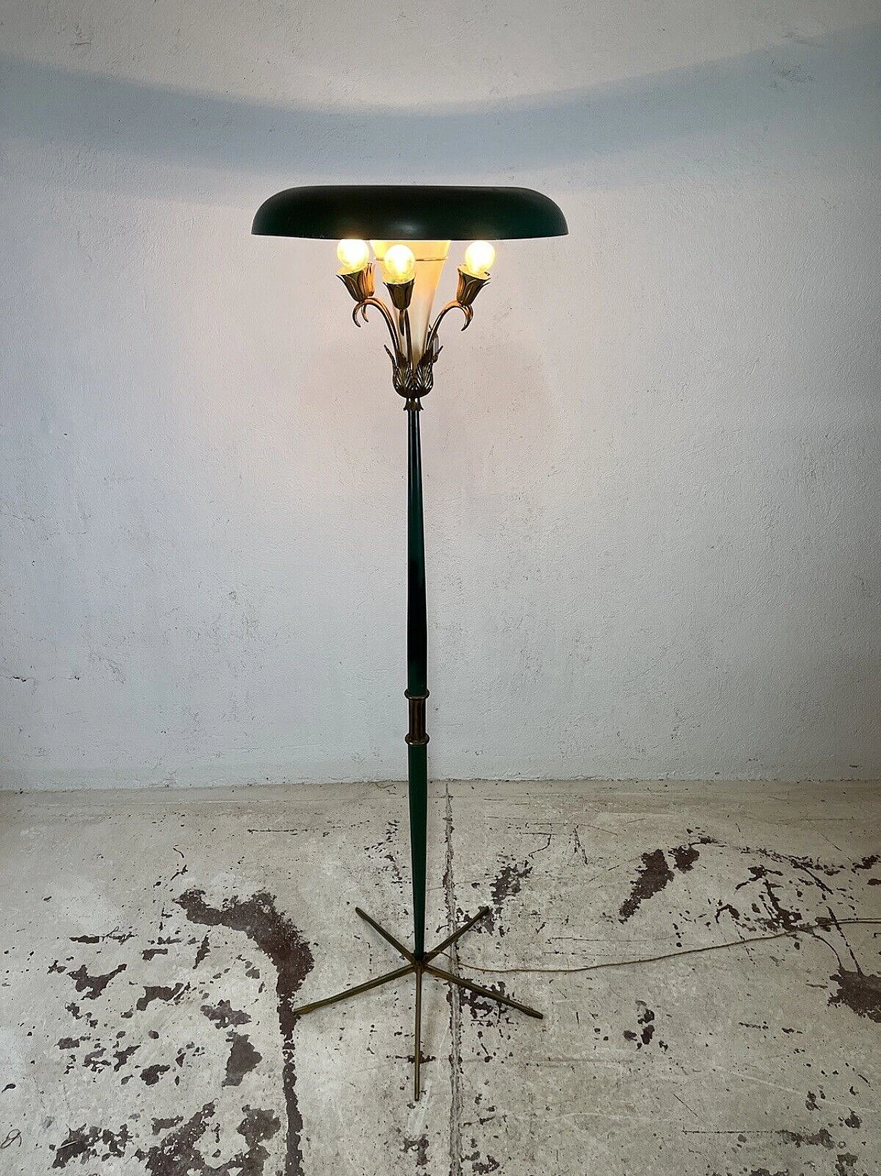 Green metal and brass floor lamp, 1950s 16