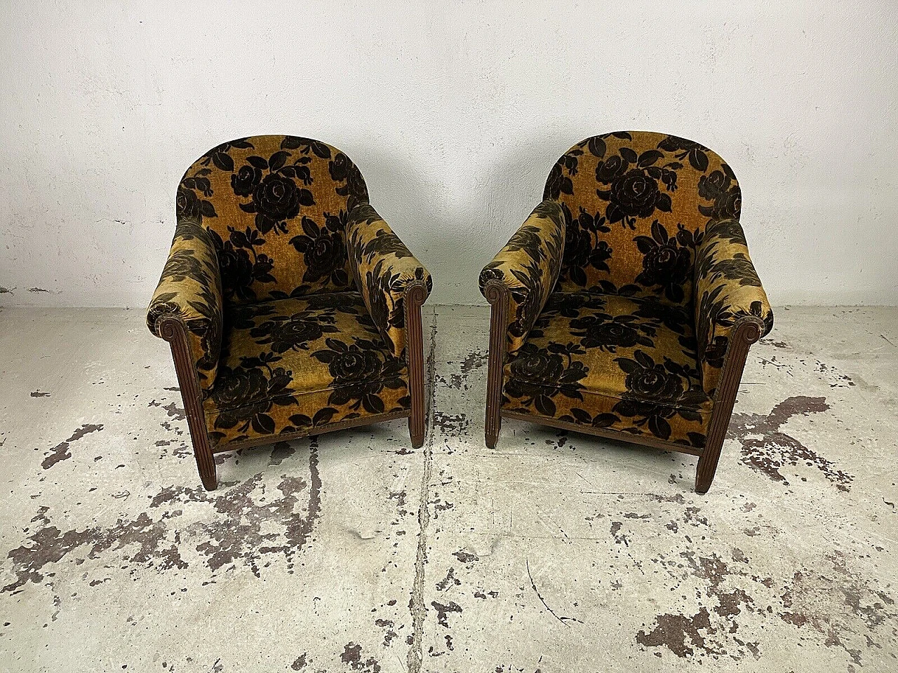 Pair of wood and damask velvet armchairs, 1930s 1