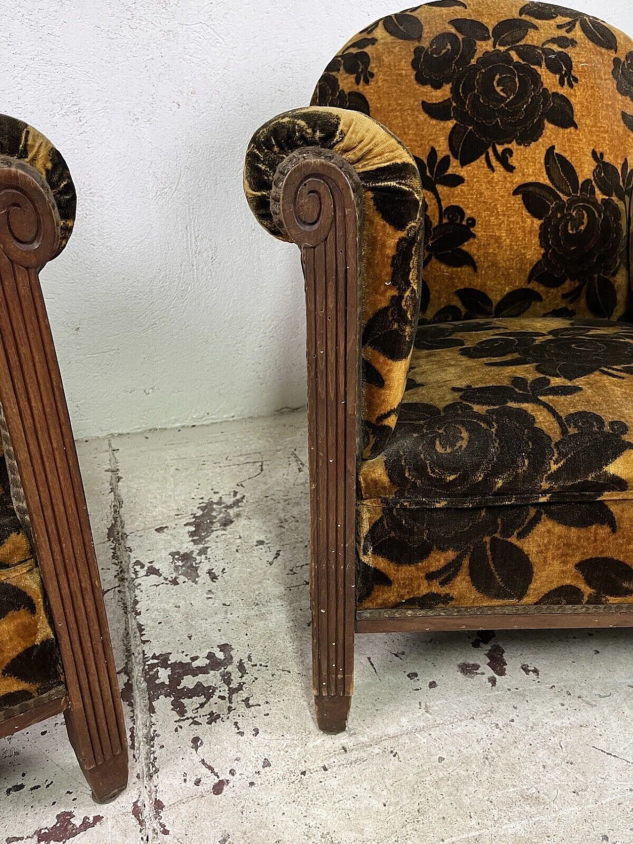 Pair of wood and damask velvet armchairs, 1930s 6