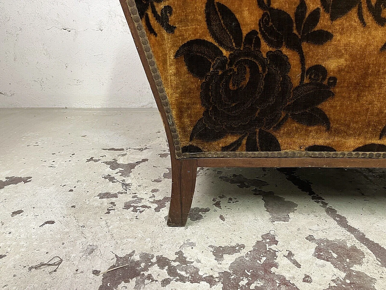 Pair of wood and damask velvet armchairs, 1930s 12