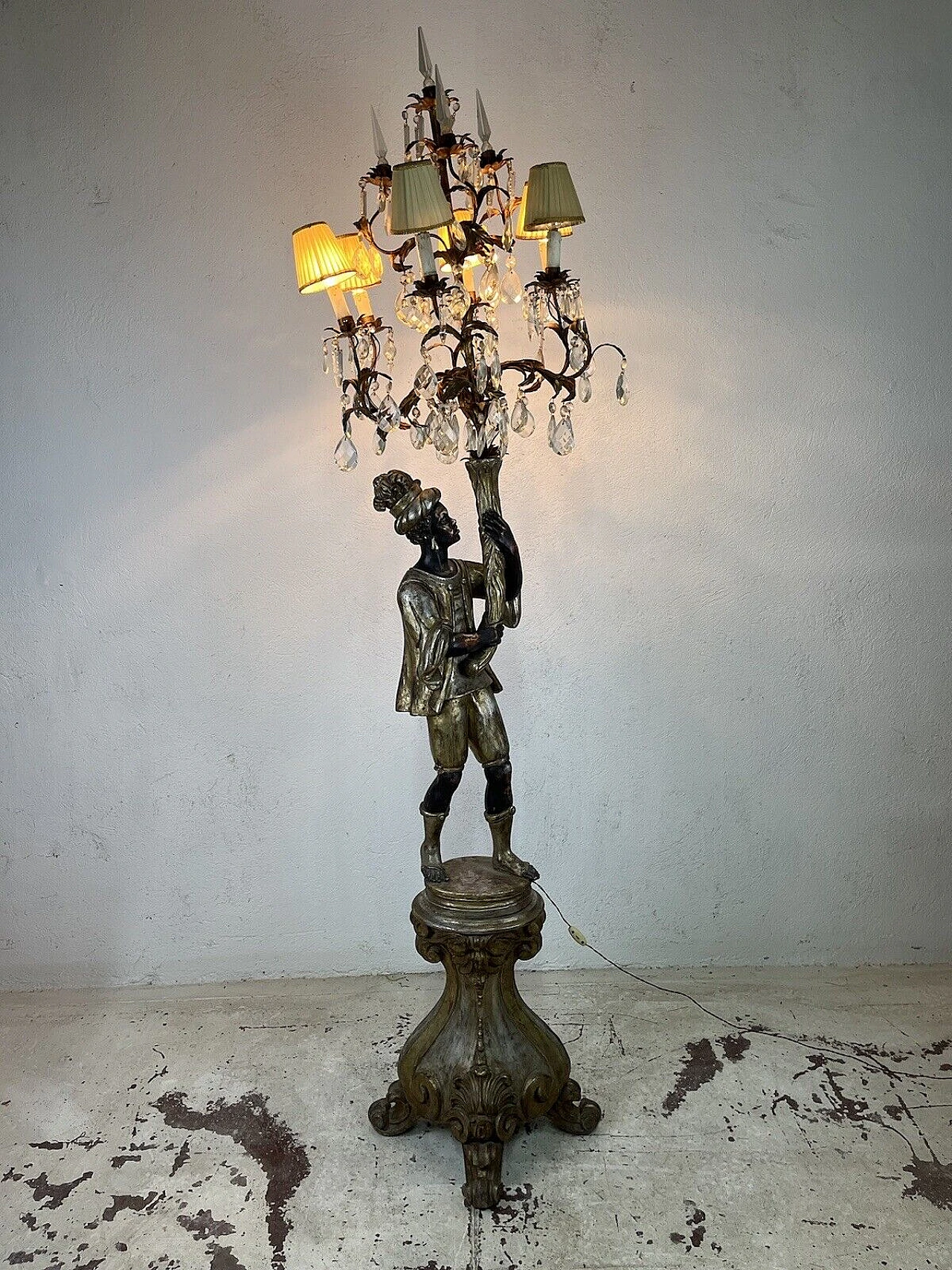 Floor lamp with Venetian Moor, early 20th century 16