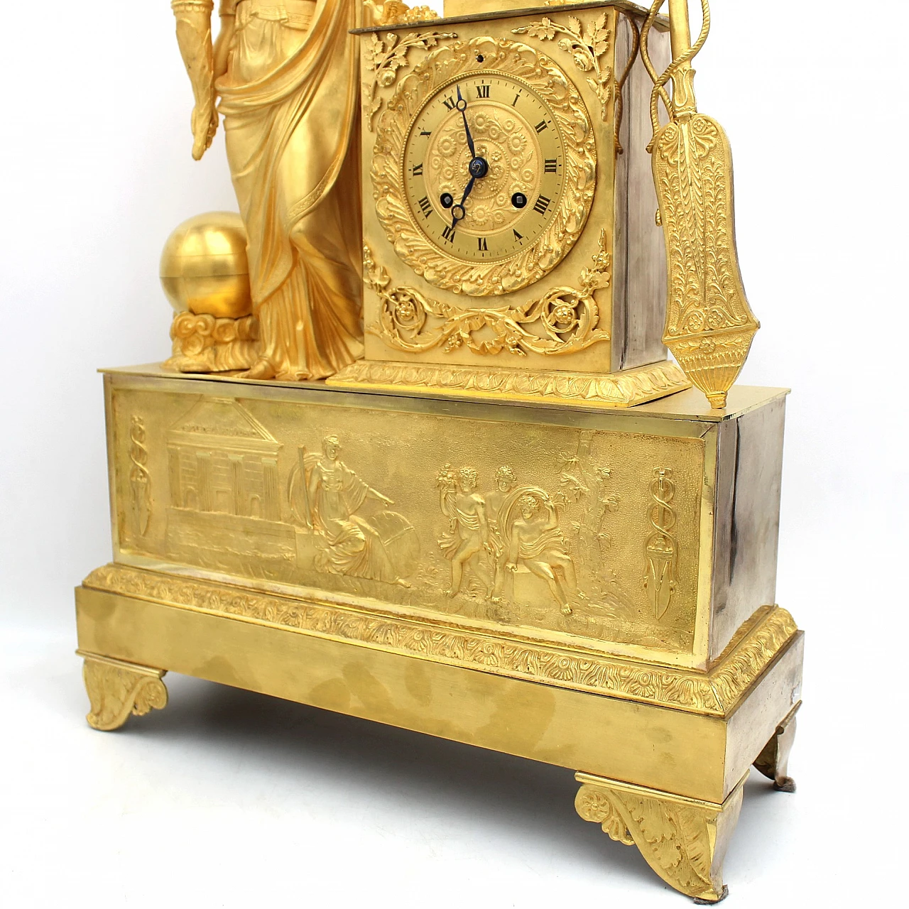 Empire gilded bronze pendulum clock with Ceres, early 19th century 6