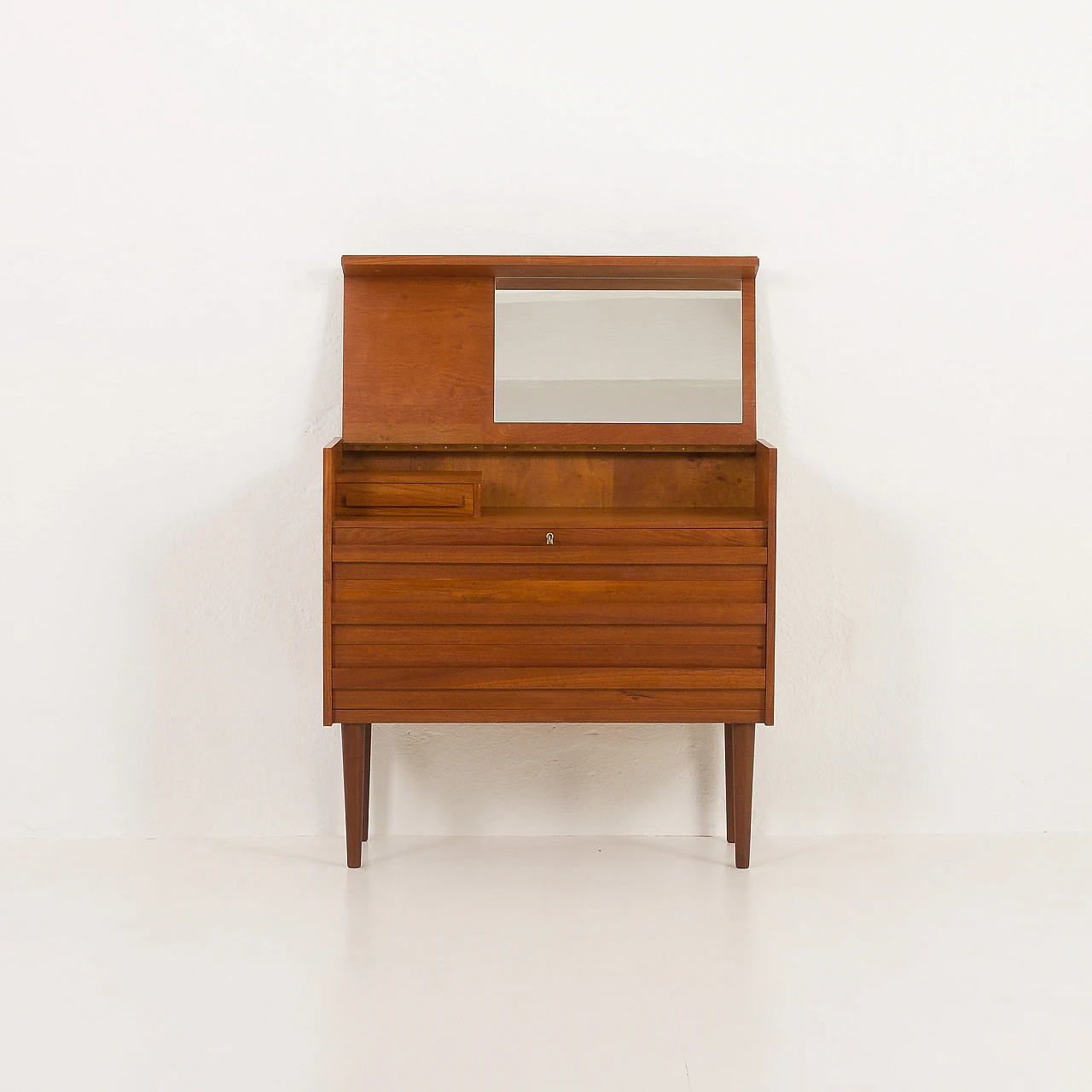 Danish teak dressing table with vanishing mirror, 1966 7