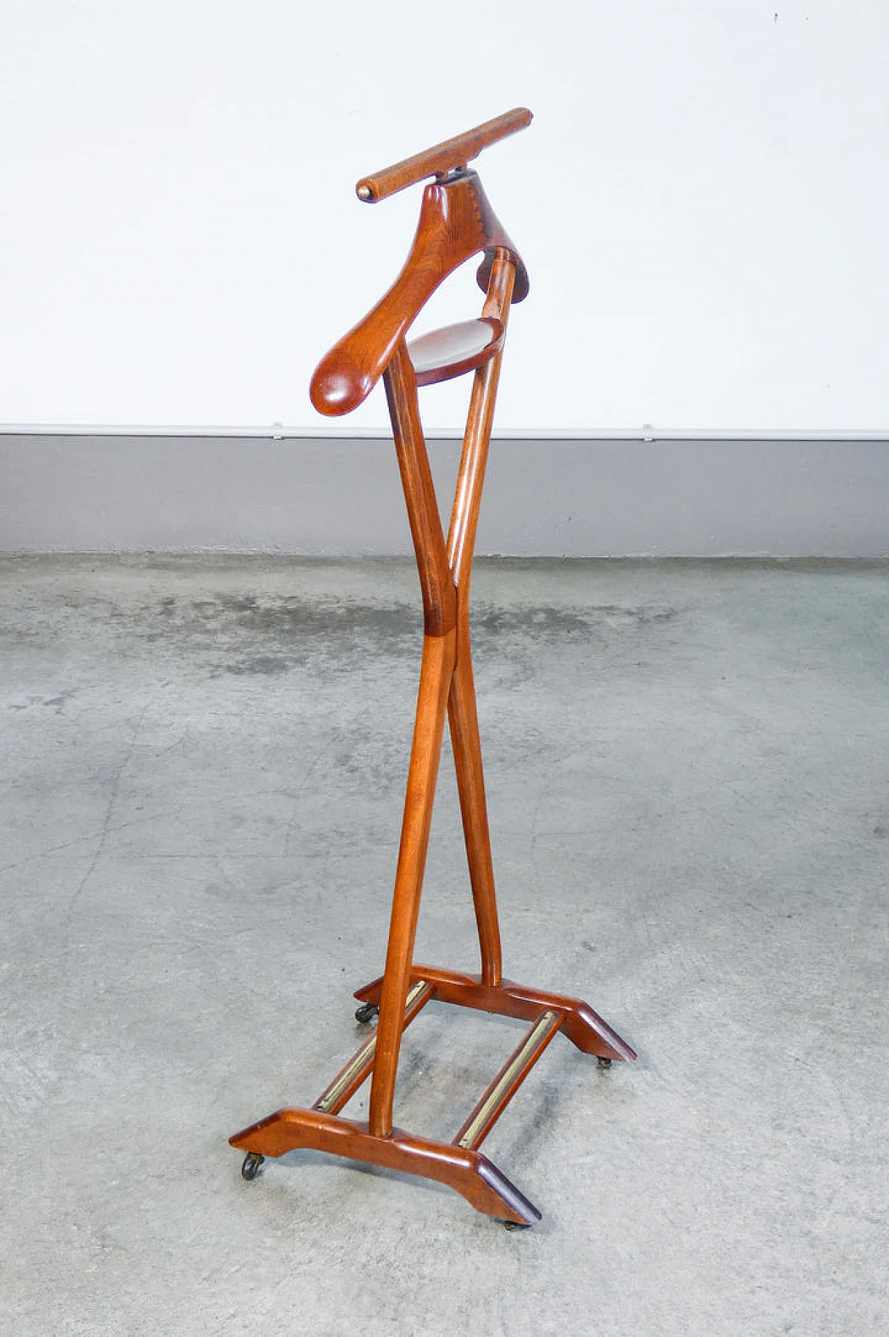 Beech valet stand by Ico Parisi for Fratelli Reguitti, 1950s 5