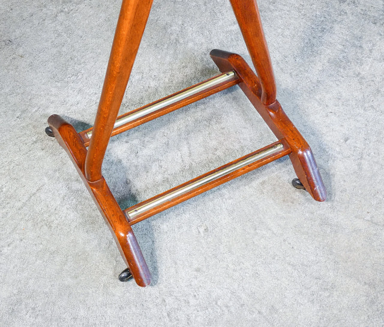 Beech valet stand by Ico Parisi for Fratelli Reguitti, 1950s 13