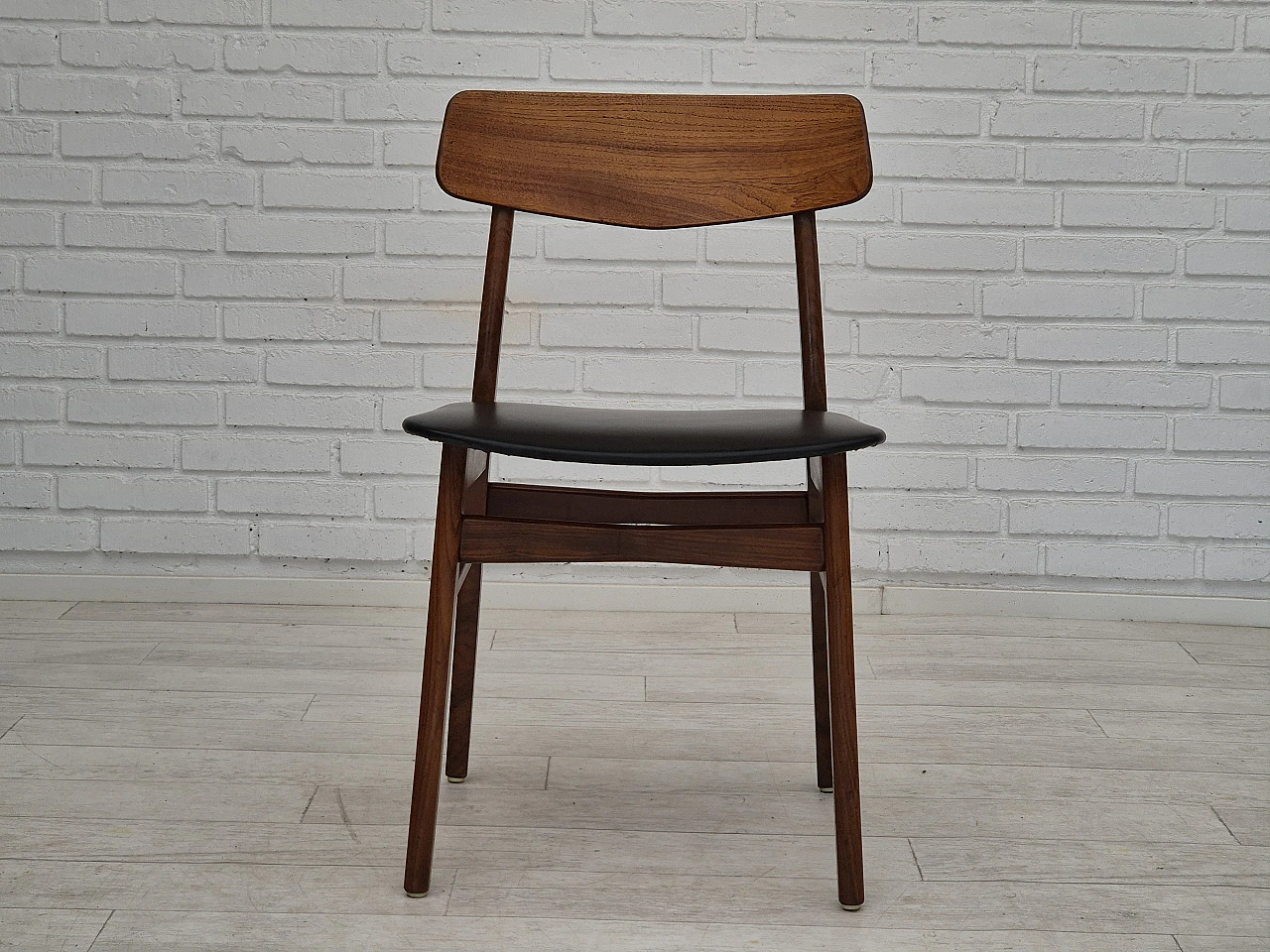 8 Chairs in teak and faux leather by Farstrup, 1970s 8