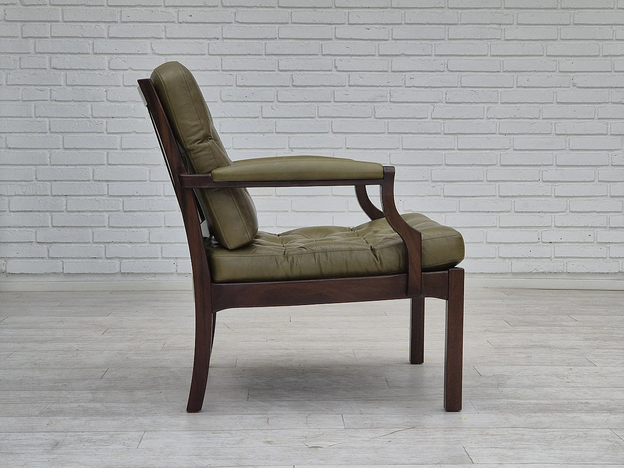 Scandinavian teak and green leather armchair, 1970s 12