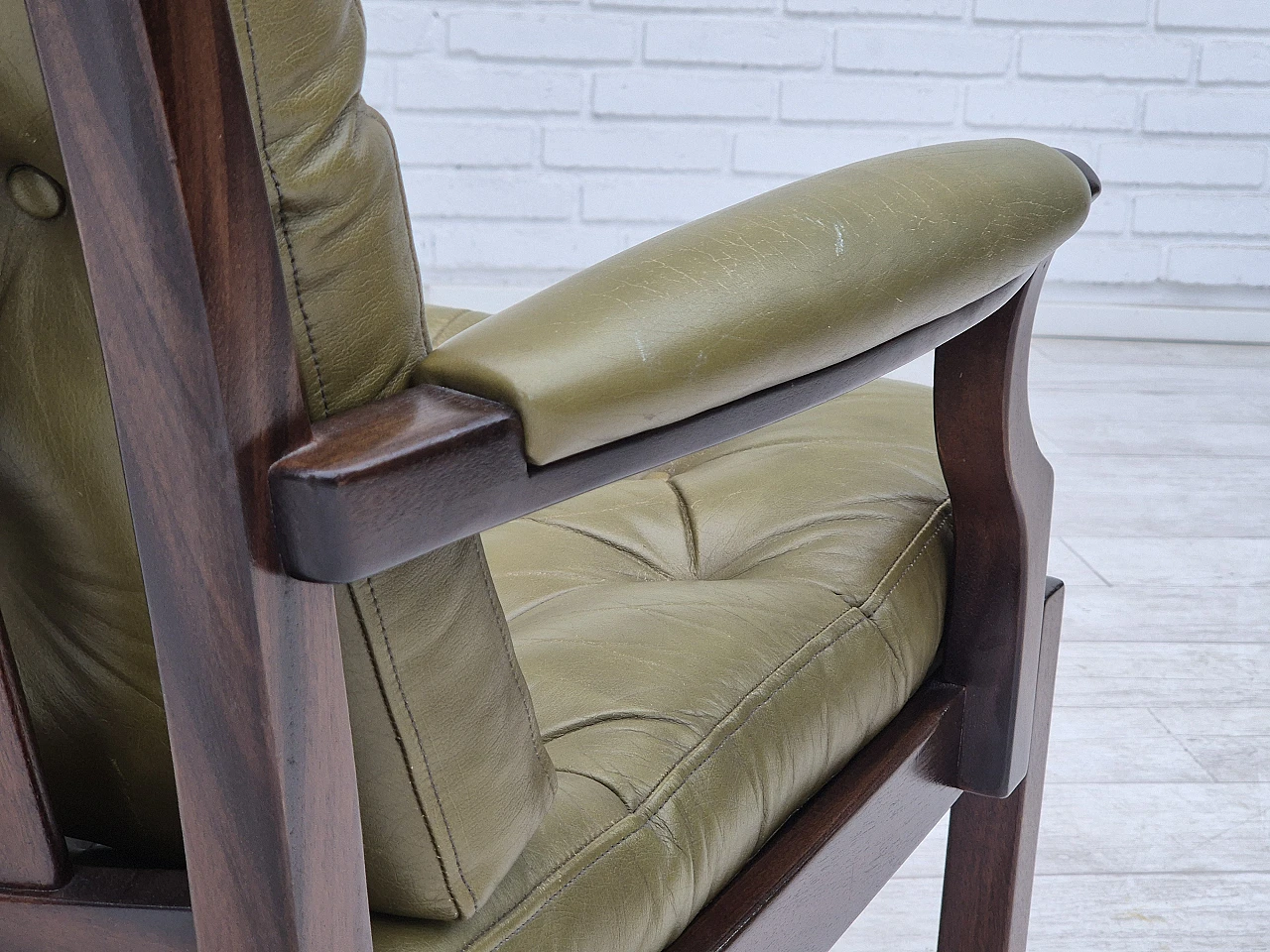 Scandinavian teak and green leather armchair, 1970s 16