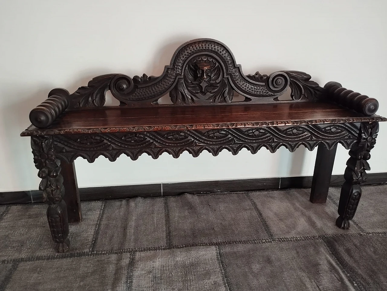 Victorian oak bench with carvings, 19th century 1