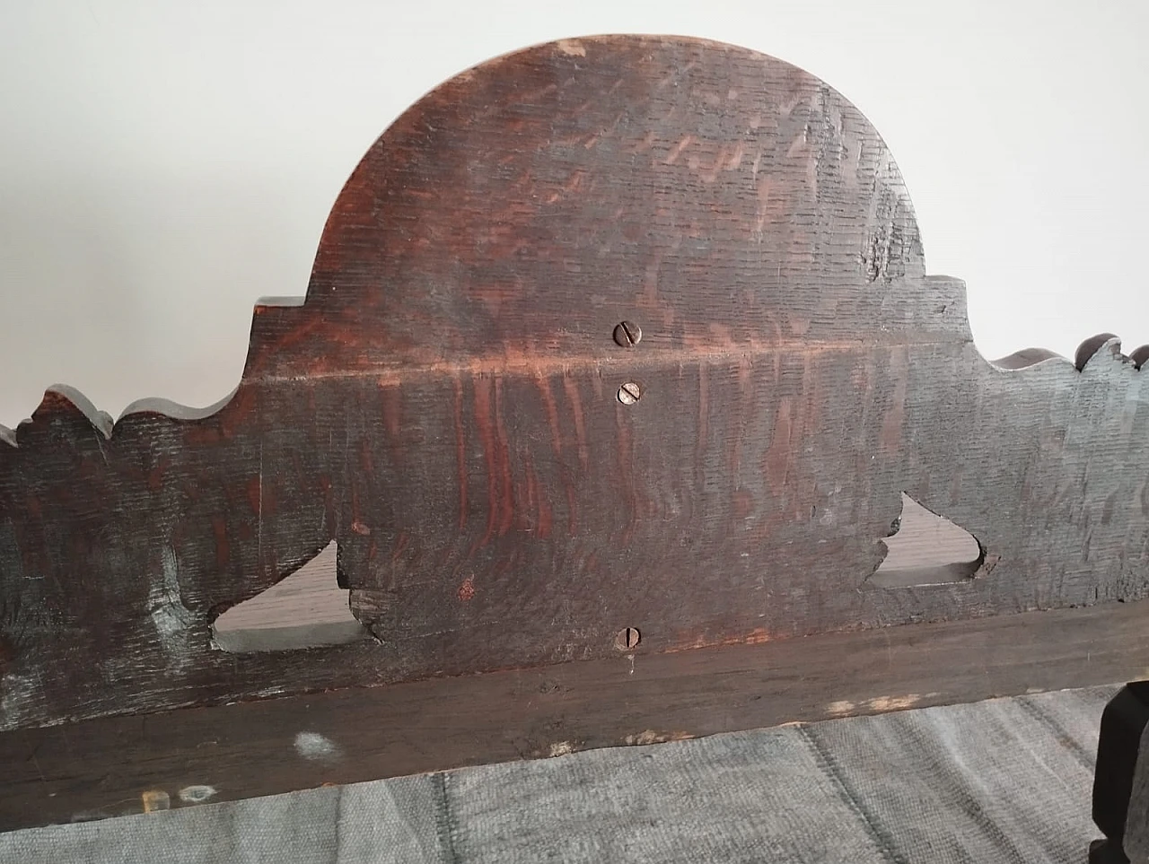 Victorian oak bench with carvings, 19th century 15