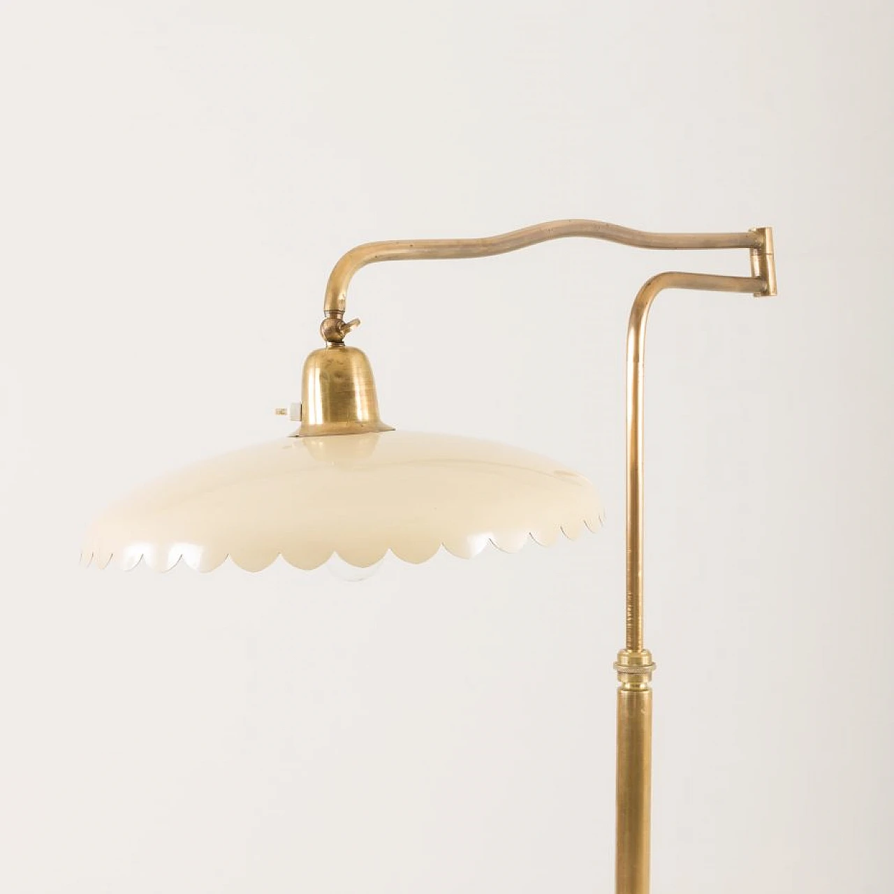 Brass floor lamp with swing arm, 1950s 10