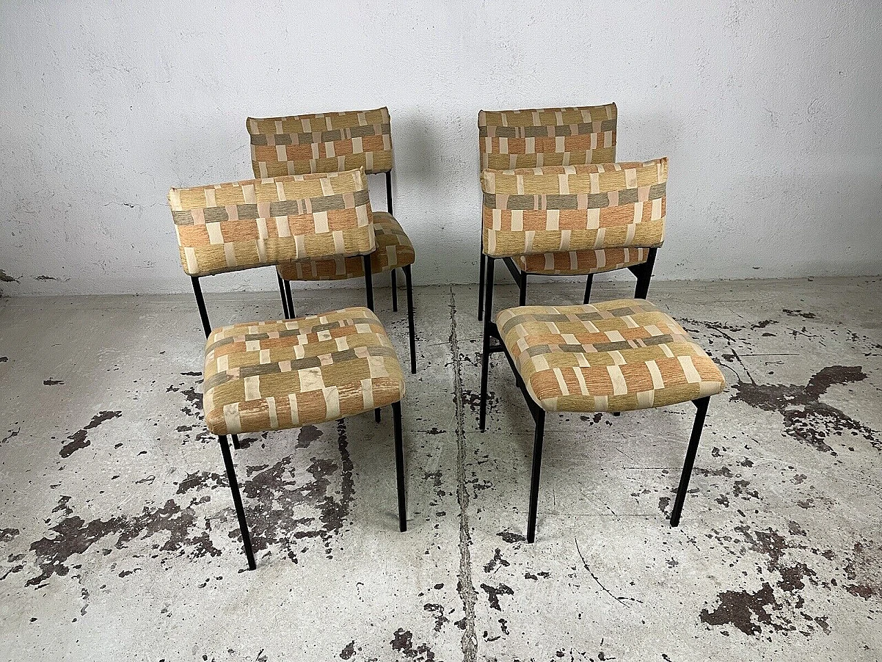 4 Chairs in black metal and checkered fabric, 1960s 1