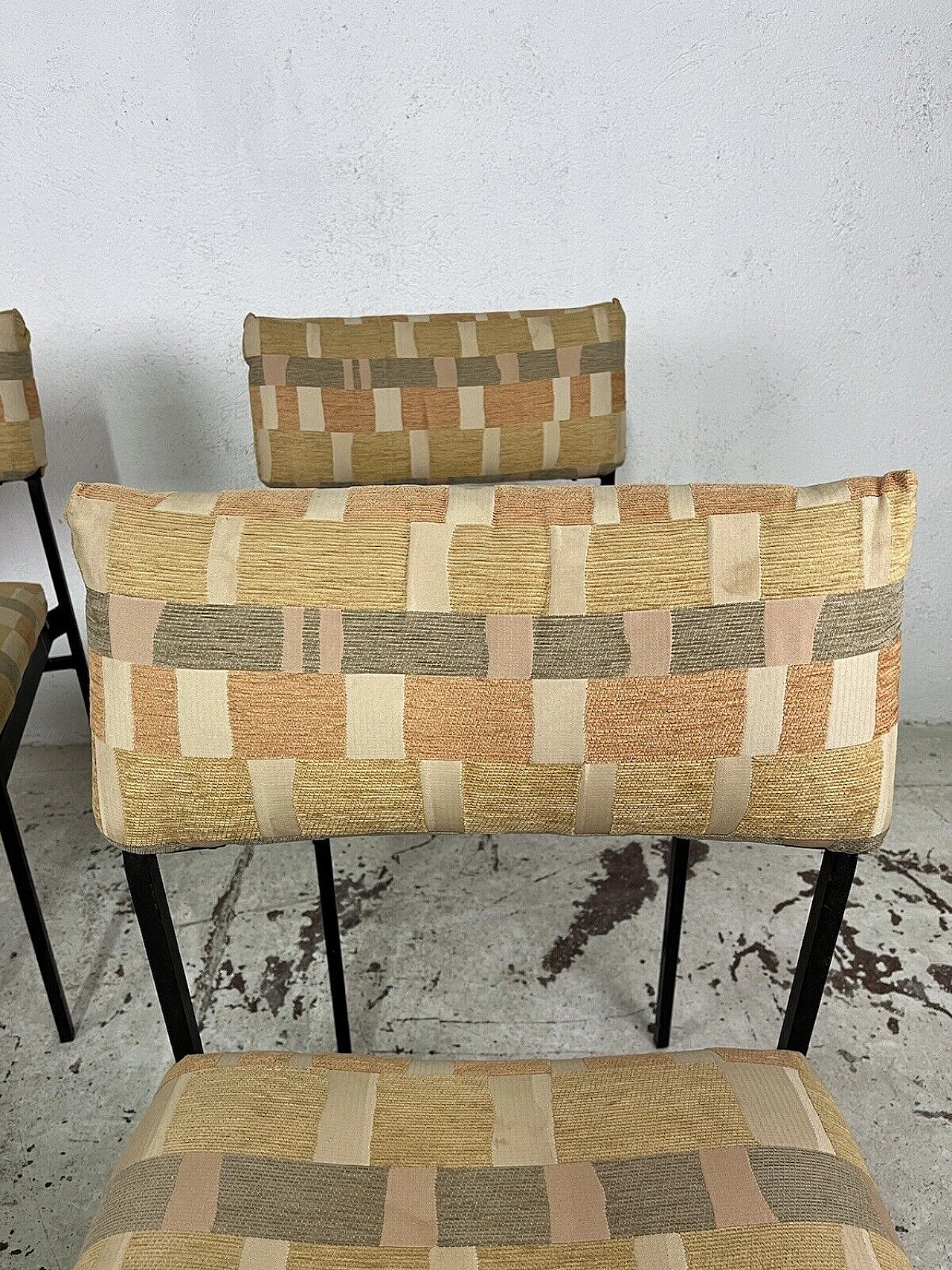 4 Chairs in black metal and checkered fabric, 1960s 8