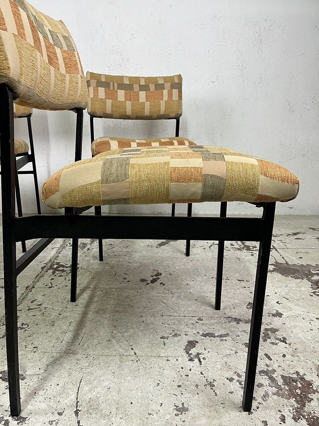 4 Chairs in black metal and checkered fabric, 1960s 11