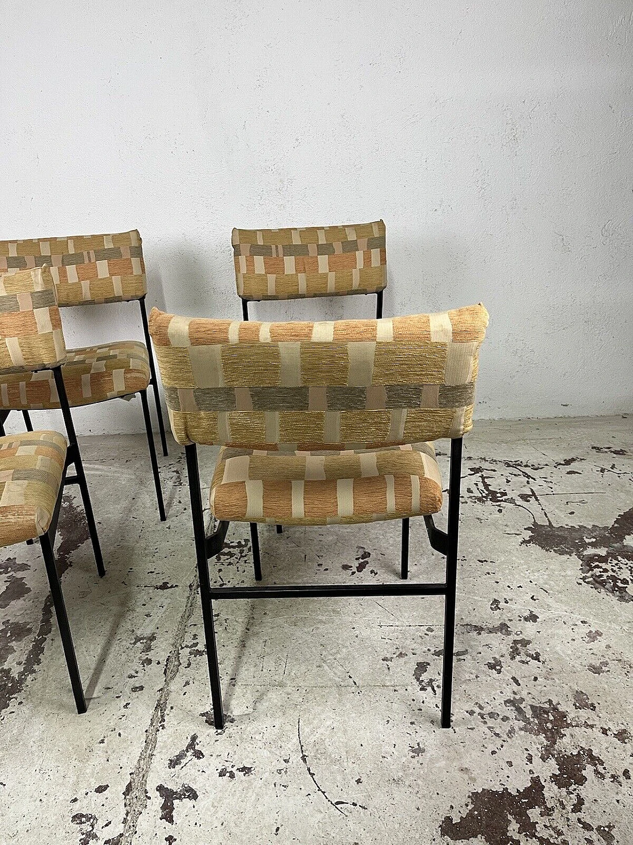 4 Chairs in black metal and checkered fabric, 1960s 12