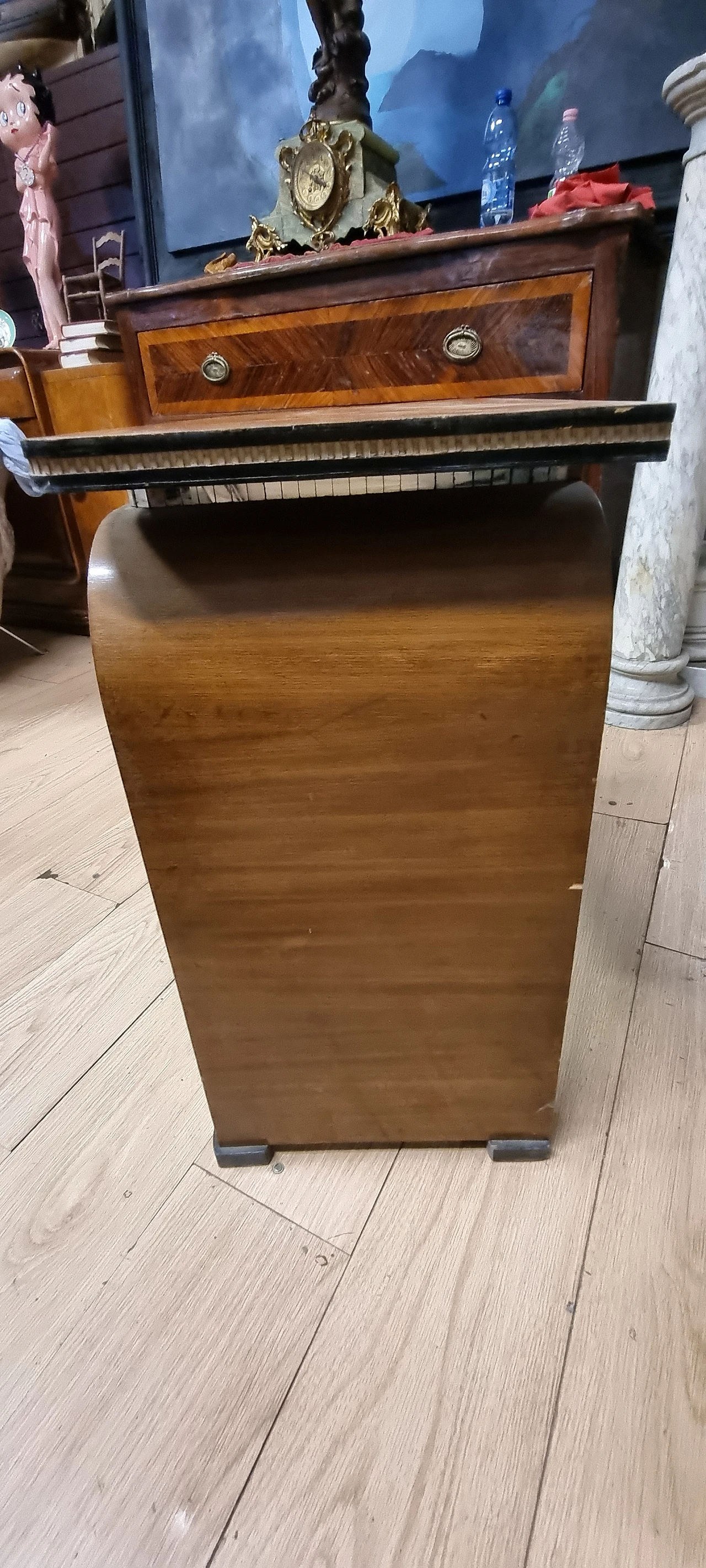 Walnut-root coffee table with pull-out drawer, 1960s 17