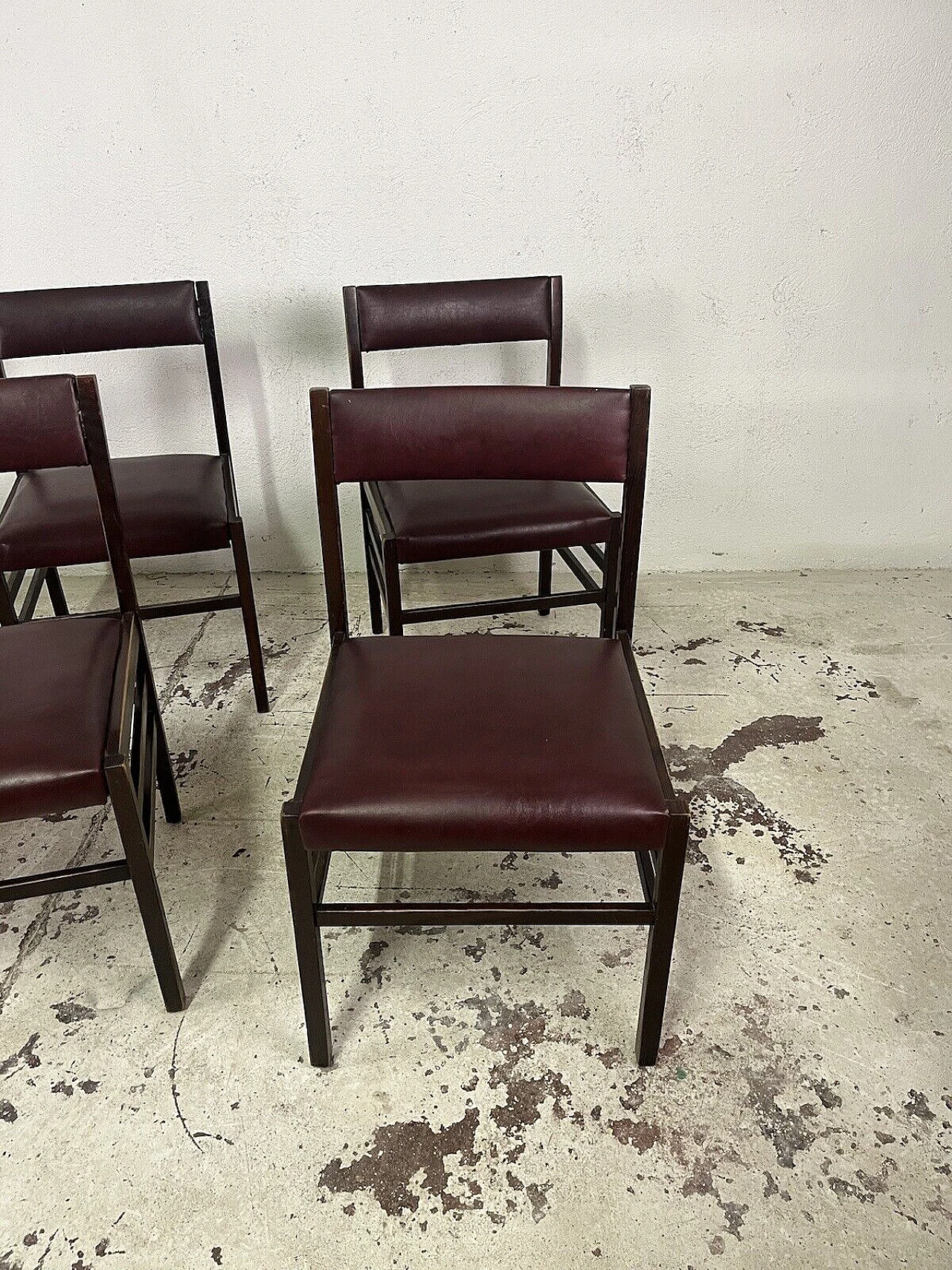 6 Chairs in rosewood and burgundy leather, 1960s 5