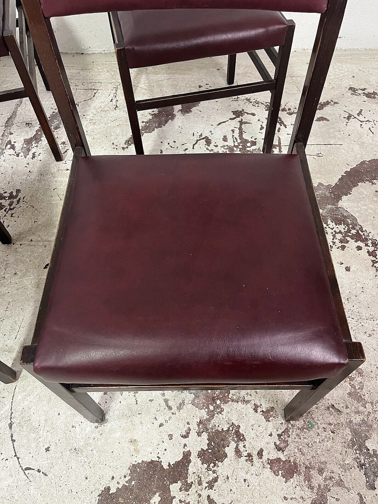 6 Chairs in rosewood and burgundy leather, 1960s 7