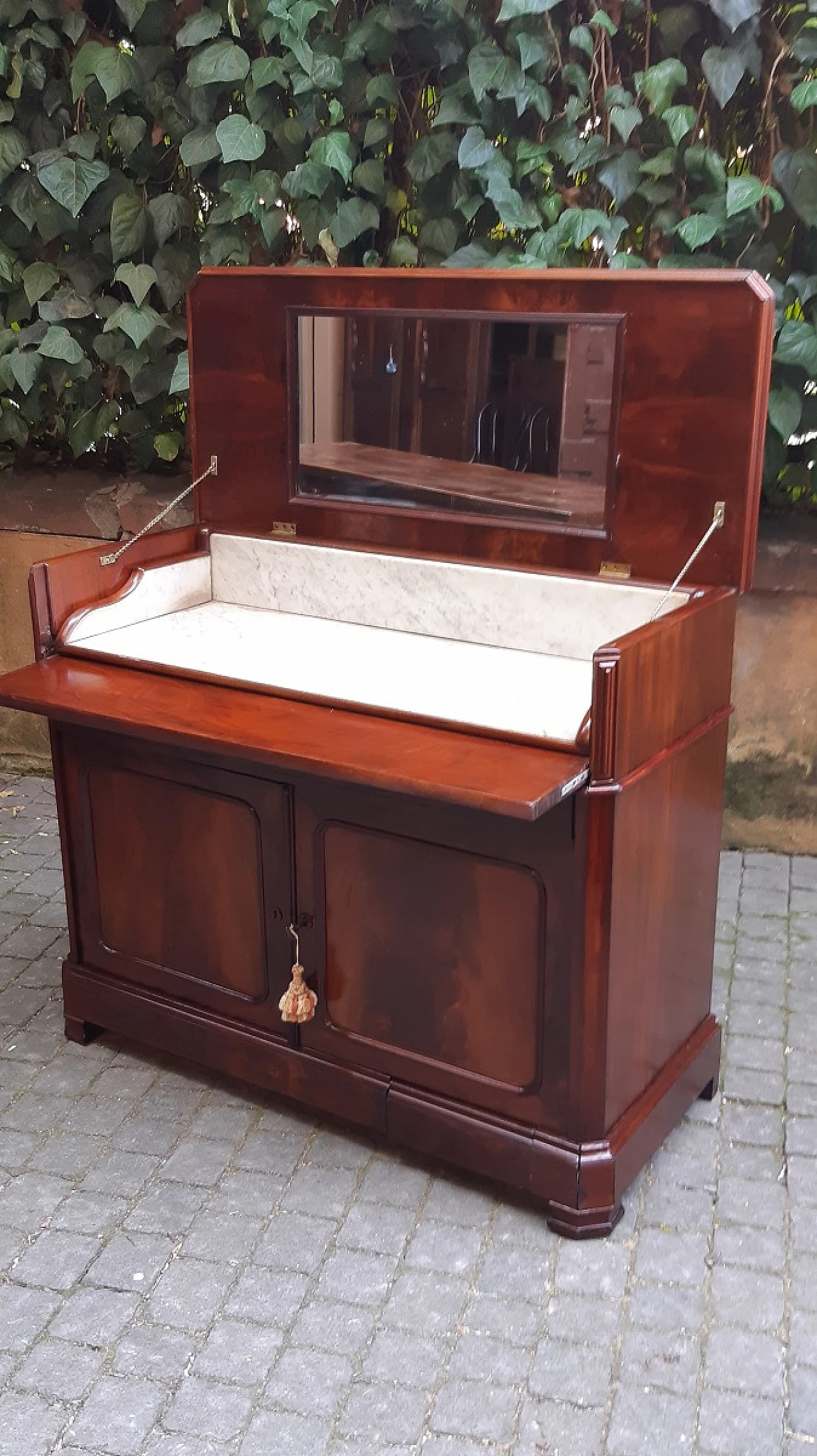 Mahogany paneled sideboard with vanishing dressing table, 19th century 1