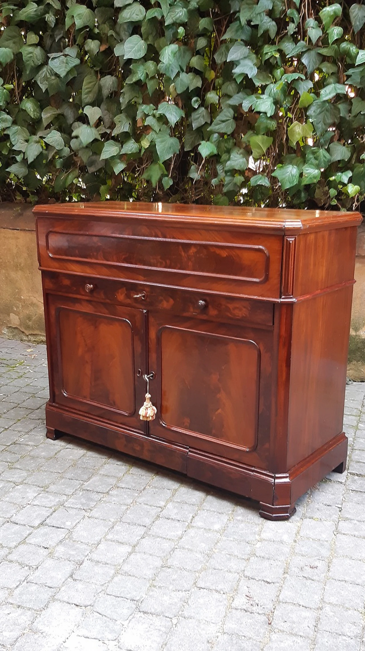 Mahogany paneled sideboard with vanishing dressing table, 19th century 4